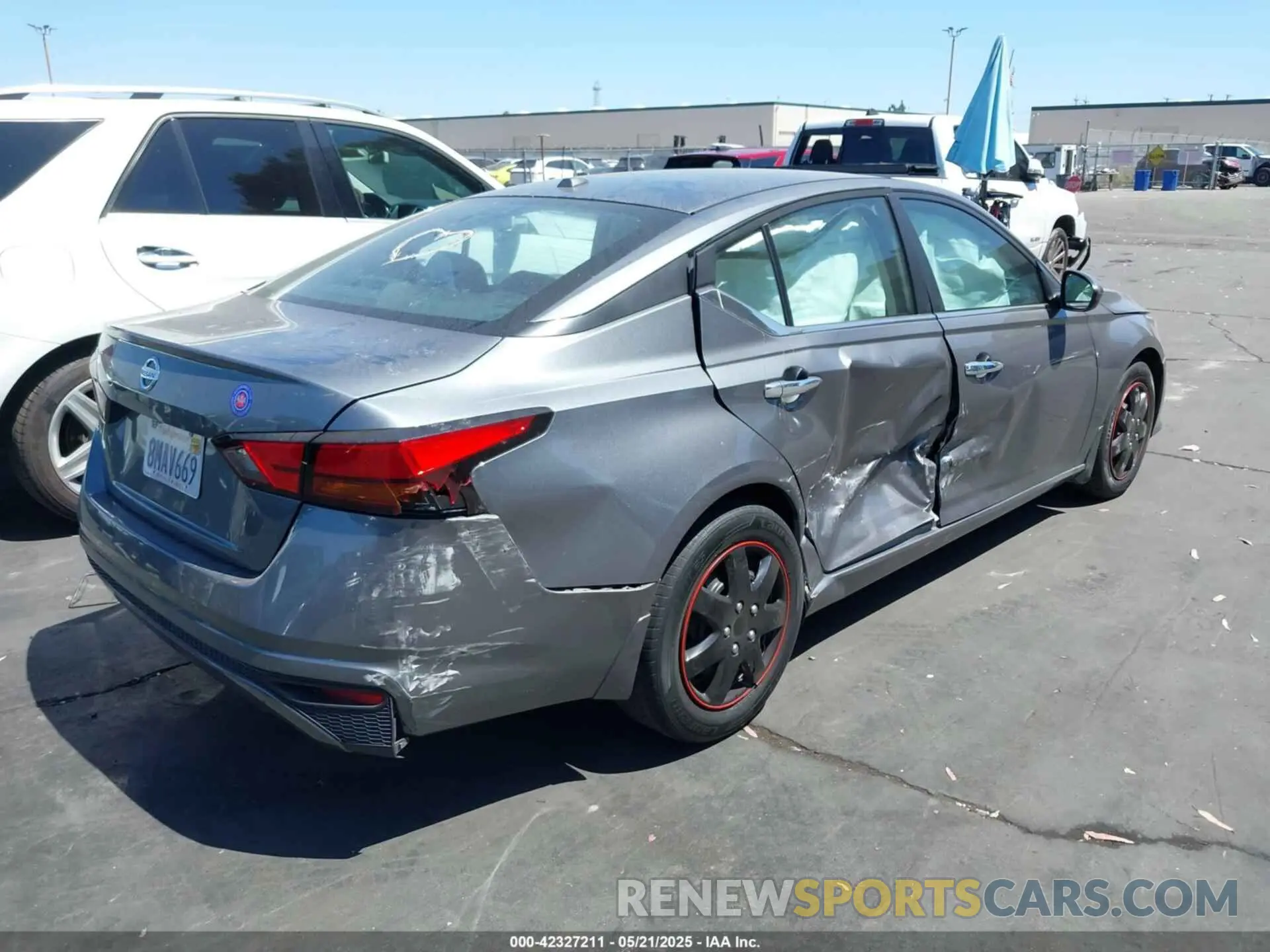 4 Photograph of a damaged car 1N4BL4BV6LC122337 NISSAN ALTIMA 2020