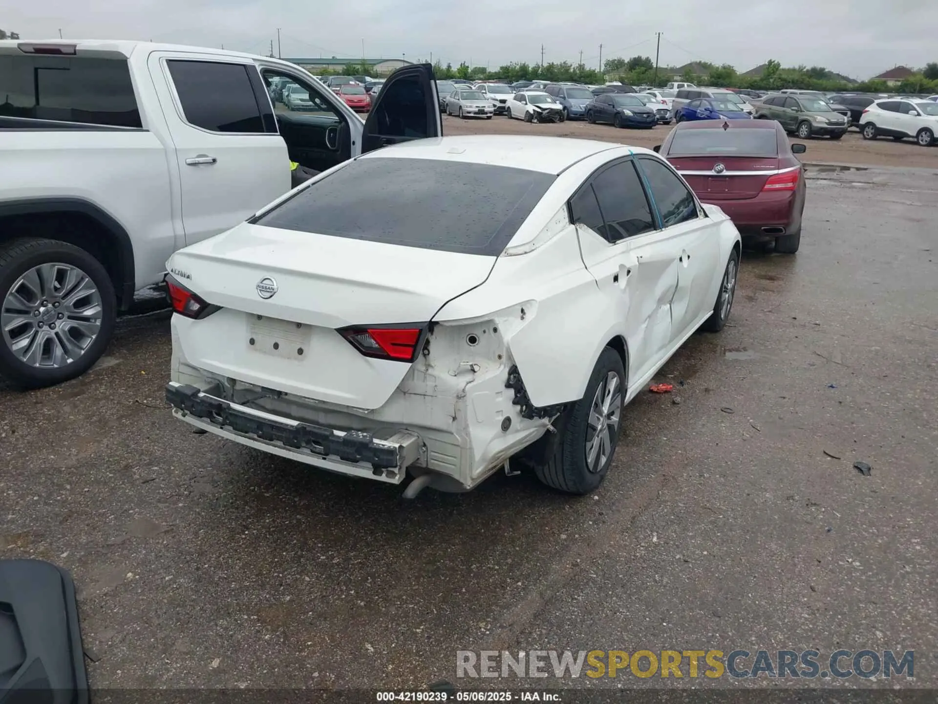 4 Photograph of a damaged car 1N4BL4BV6LC139087 NISSAN ALTIMA 2020