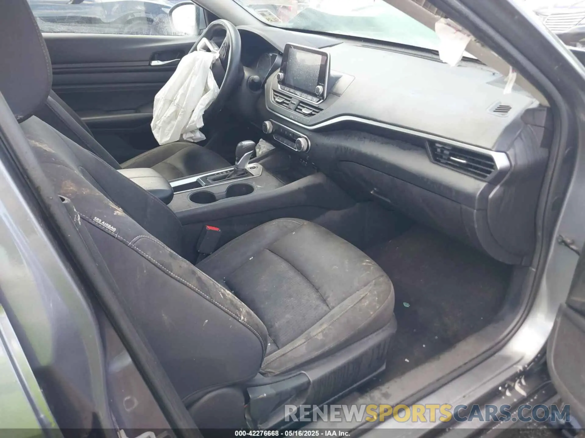 5 Photograph of a damaged car 1N4BL4BV6LC160294 NISSAN ALTIMA 2020