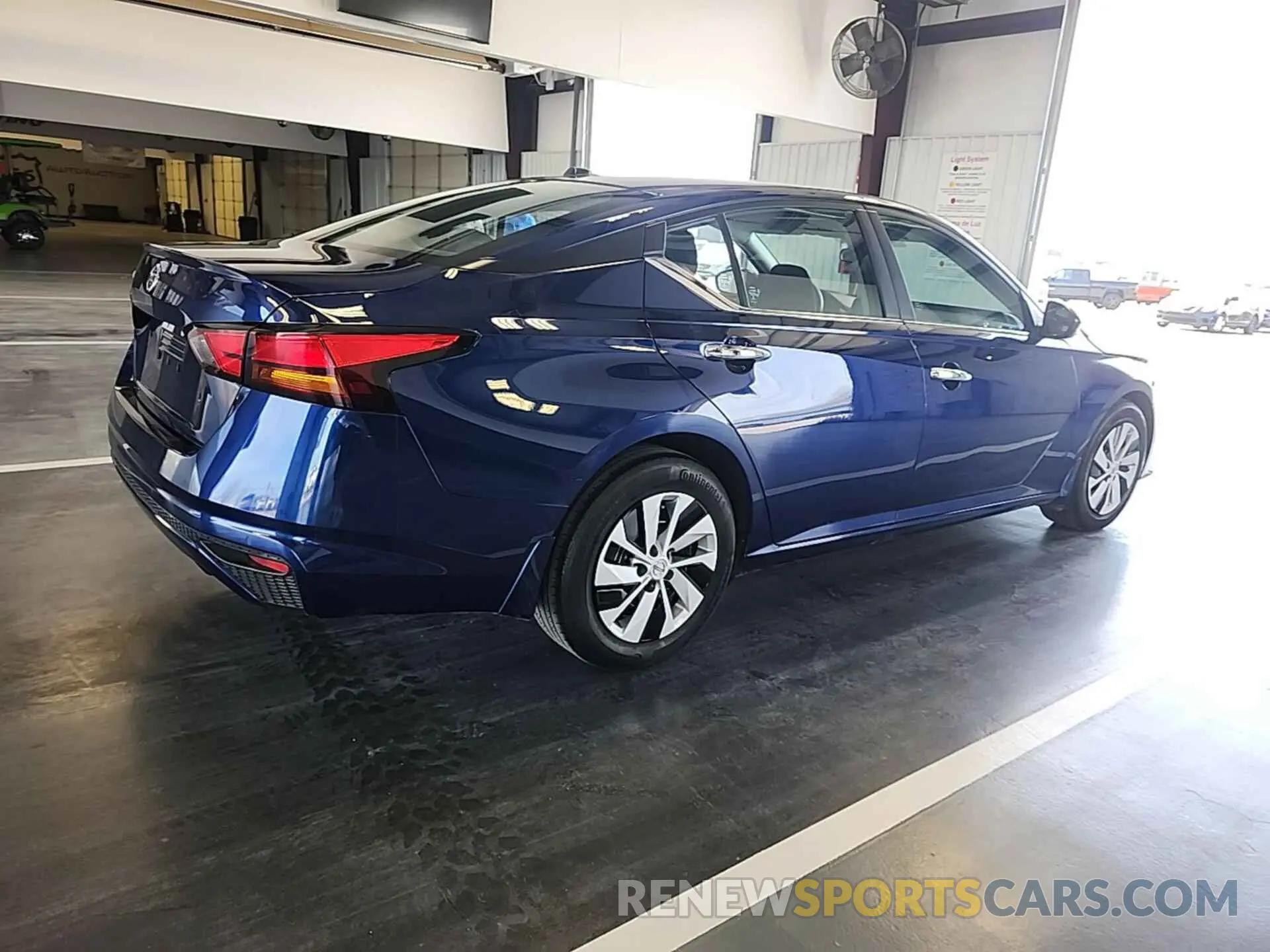 21 Photograph of a damaged car 1N4BL4BV6LC177922 NISSAN ALTIMA 2020