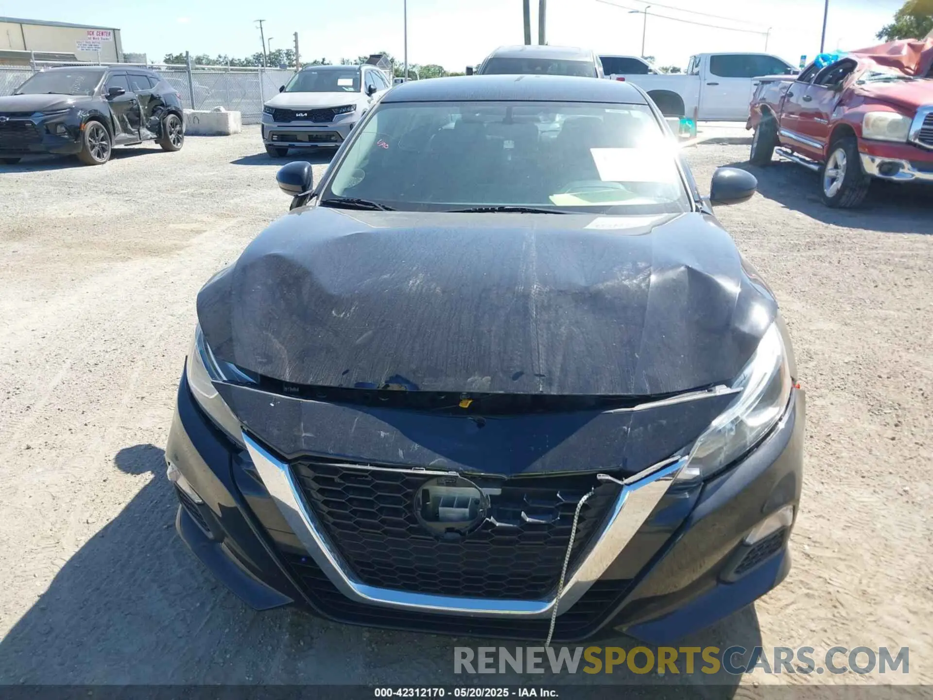 12 Photograph of a damaged car 1N4BL4BV6LC184384 NISSAN ALTIMA 2020