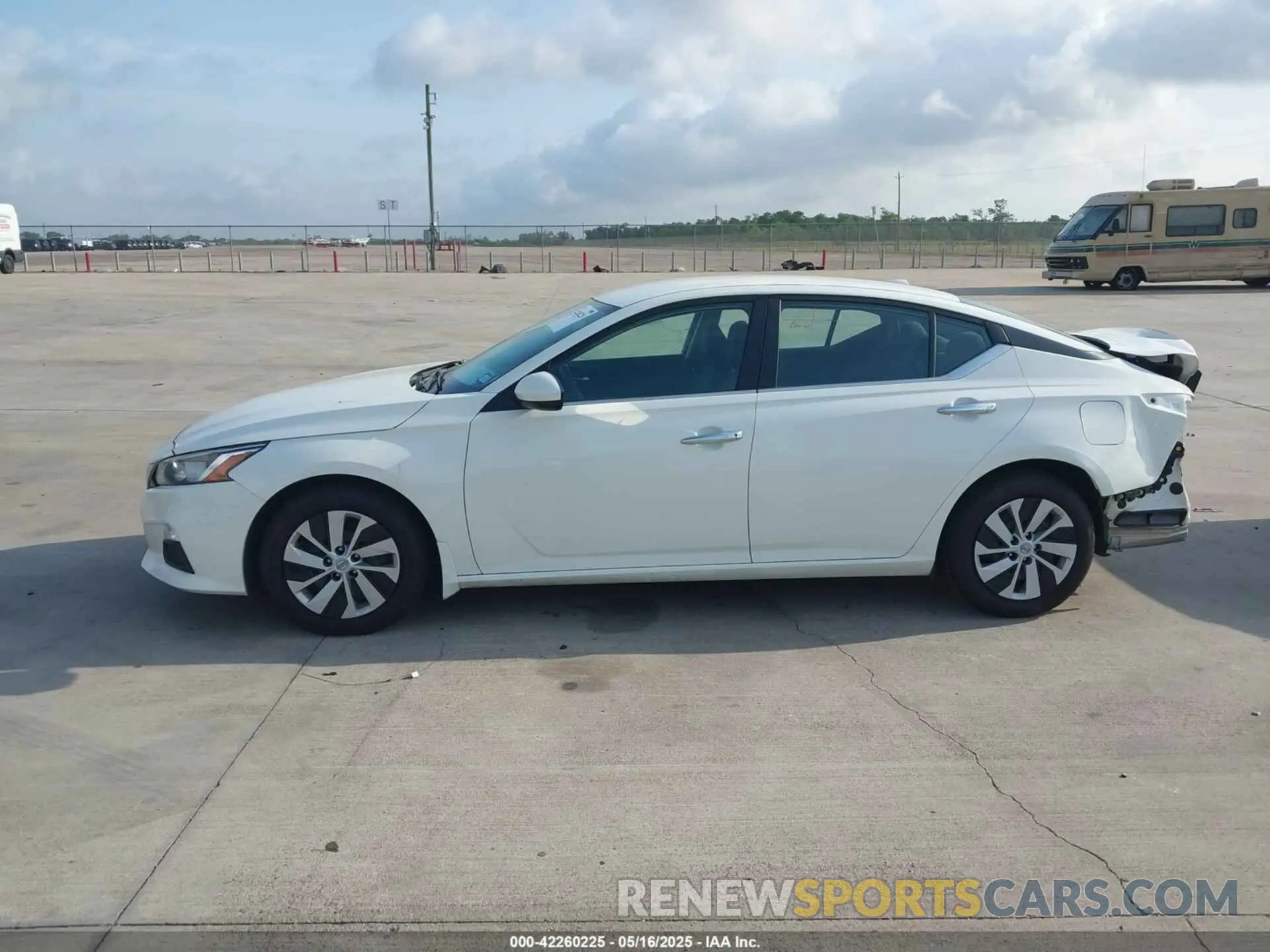 14 Photograph of a damaged car 1N4BL4BV6LC215407 NISSAN ALTIMA 2020