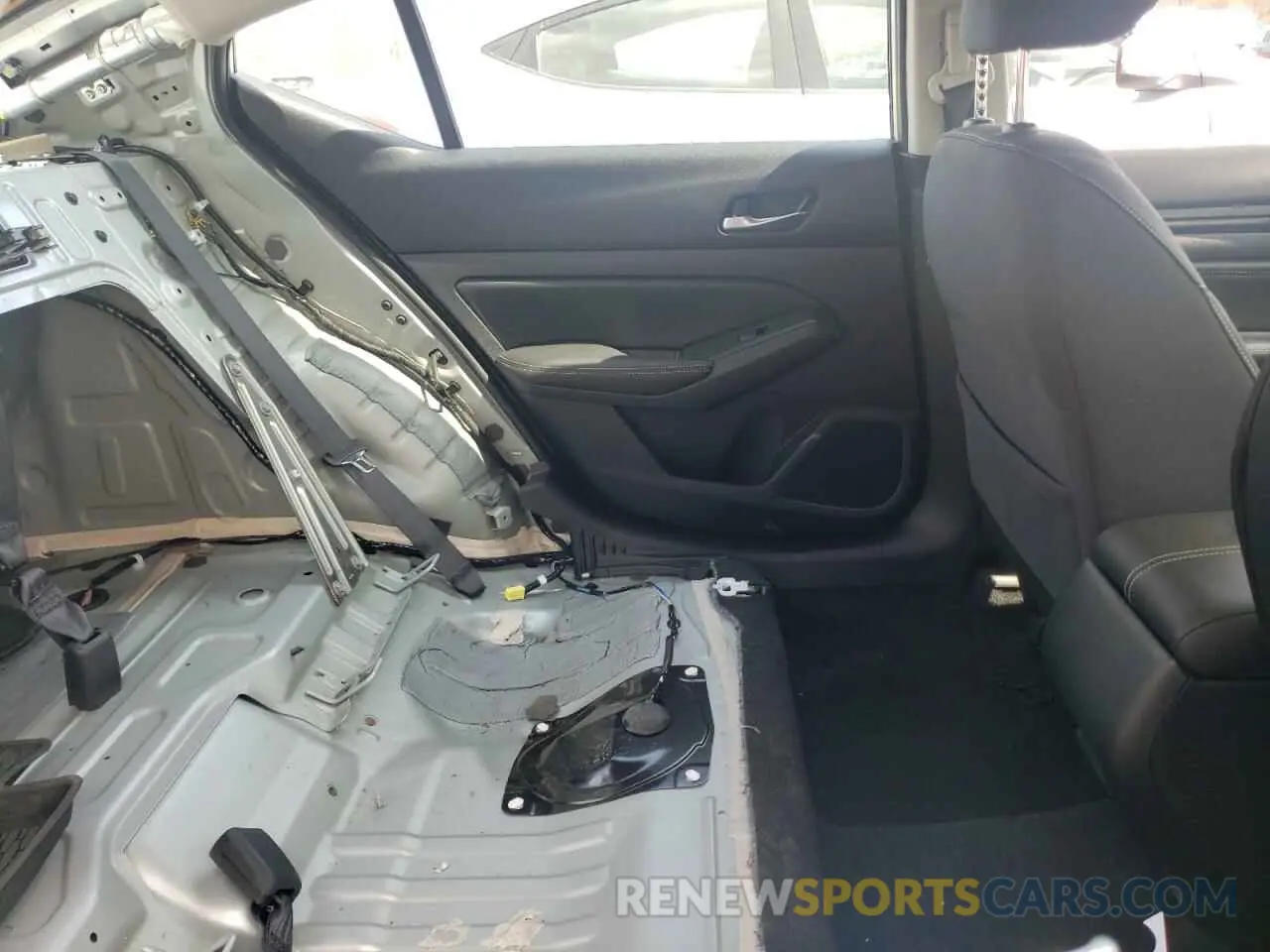 10 Photograph of a damaged car 1N4BL4BV6LC247693 NISSAN ALTIMA 2020