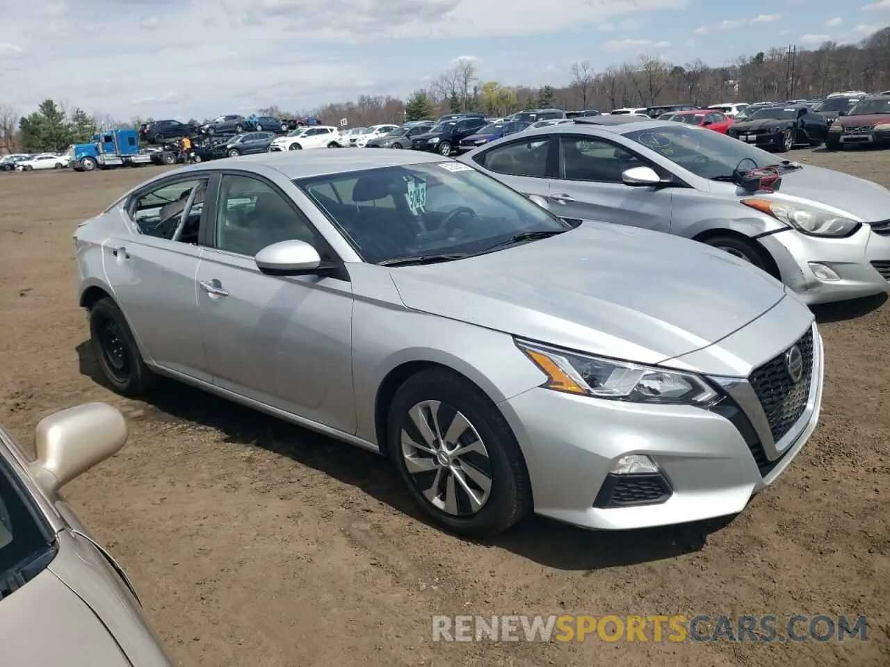 4 Photograph of a damaged car 1N4BL4BV6LC247693 NISSAN ALTIMA 2020