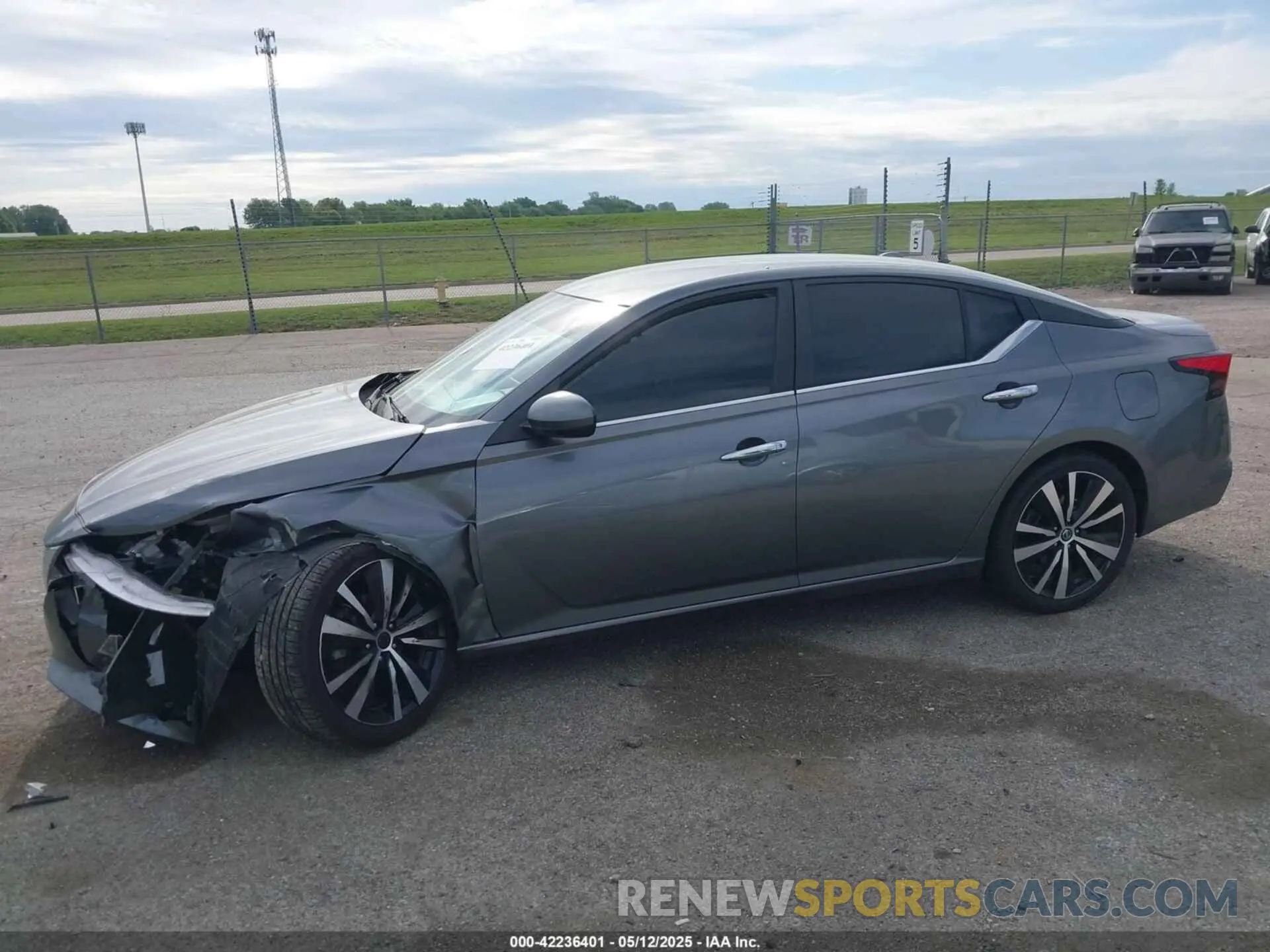 14 Photograph of a damaged car 1N4BL4BV6LC260508 NISSAN ALTIMA 2020