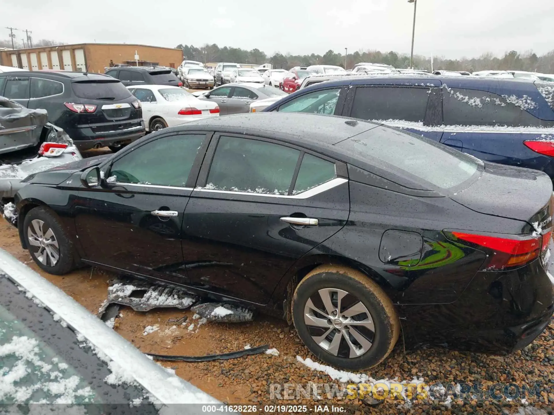 15 Photograph of a damaged car 1N4BL4BV6LC271461 NISSAN ALTIMA 2020