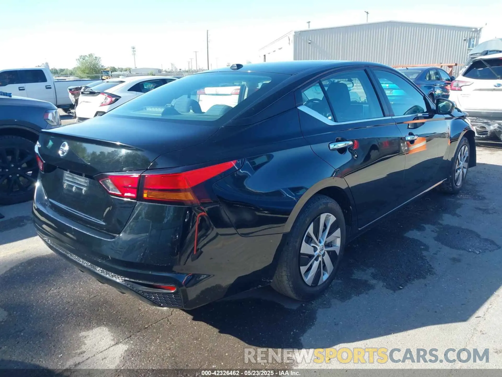4 Photograph of a damaged car 1N4BL4BV6LN319318 NISSAN ALTIMA 2020