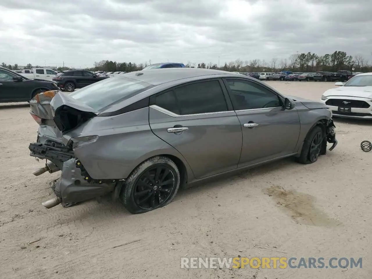 3 Photograph of a damaged car 1N4BL4BV7LC117647 NISSAN ALTIMA 2020