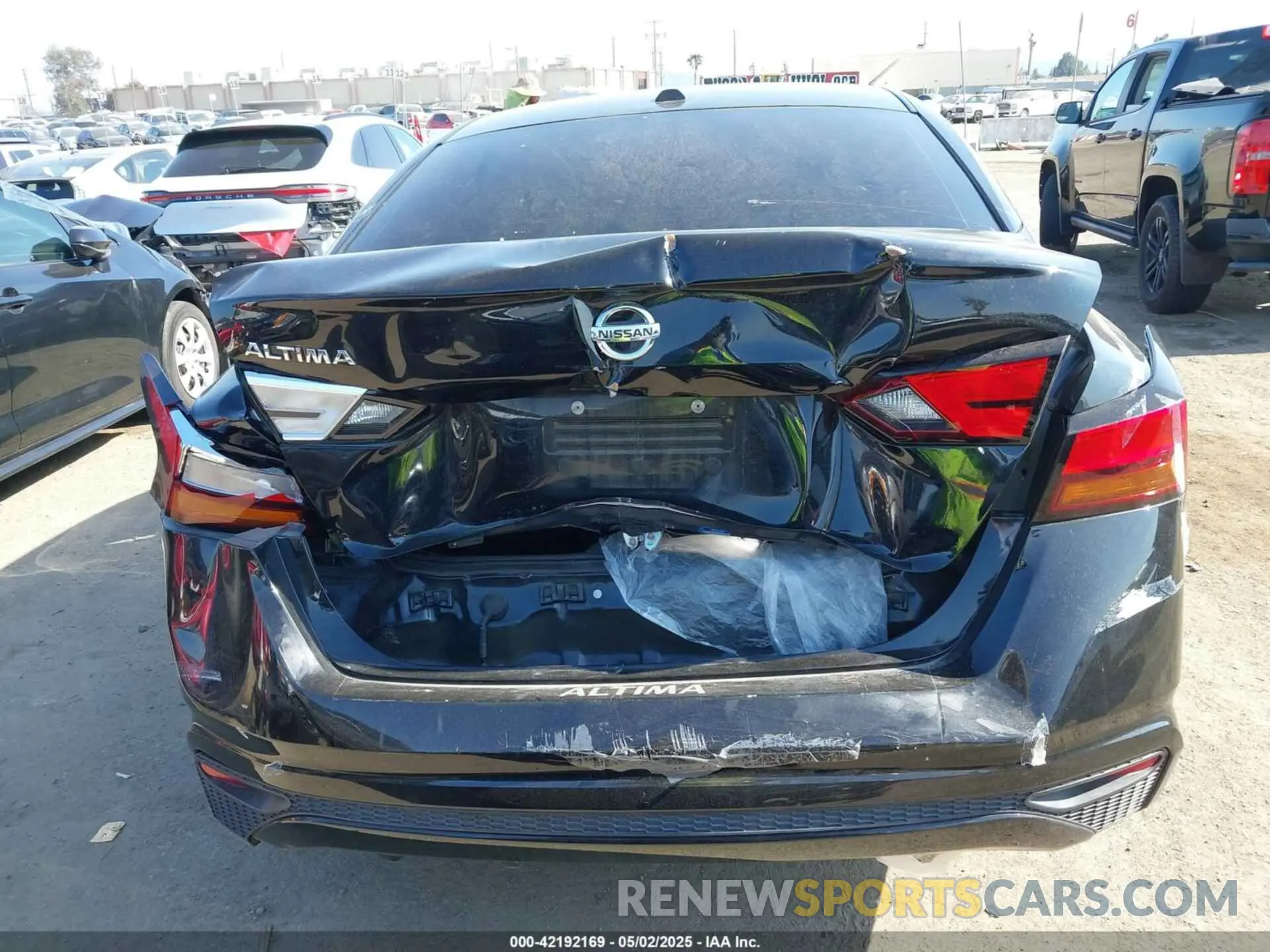 16 Photograph of a damaged car 1N4BL4BV7LC258864 NISSAN ALTIMA 2020