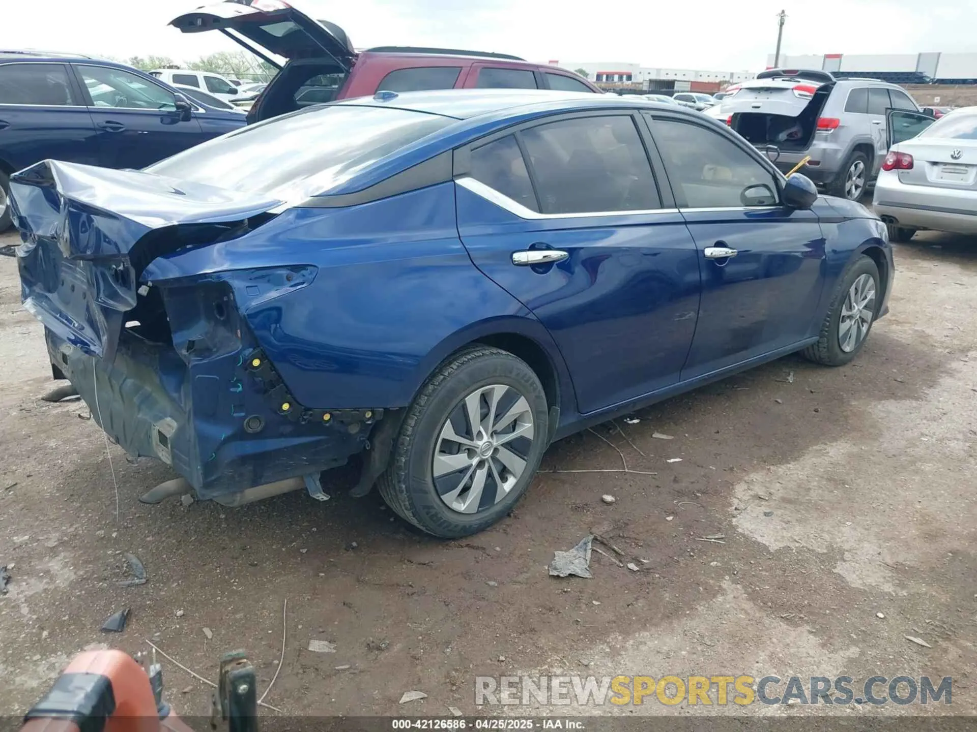4 Photograph of a damaged car 1N4BL4BV8LC148731 NISSAN ALTIMA 2020
