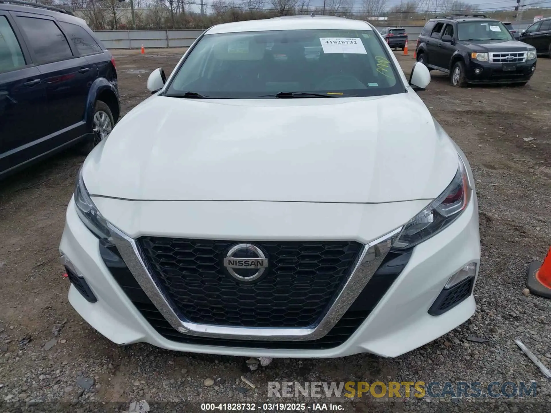 13 Photograph of a damaged car 1N4BL4BV8LC194138 NISSAN ALTIMA 2020