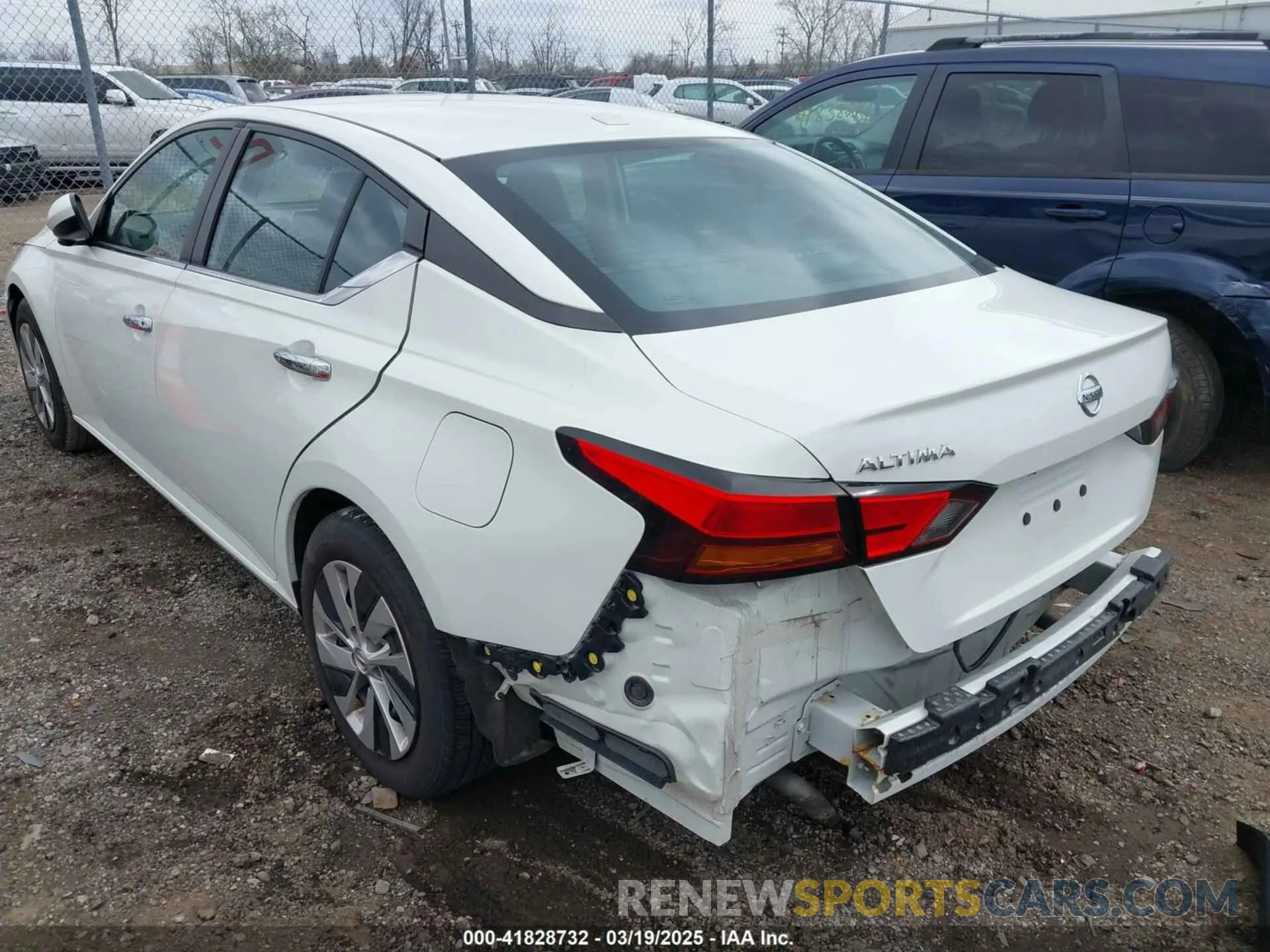 3 Photograph of a damaged car 1N4BL4BV8LC194138 NISSAN ALTIMA 2020