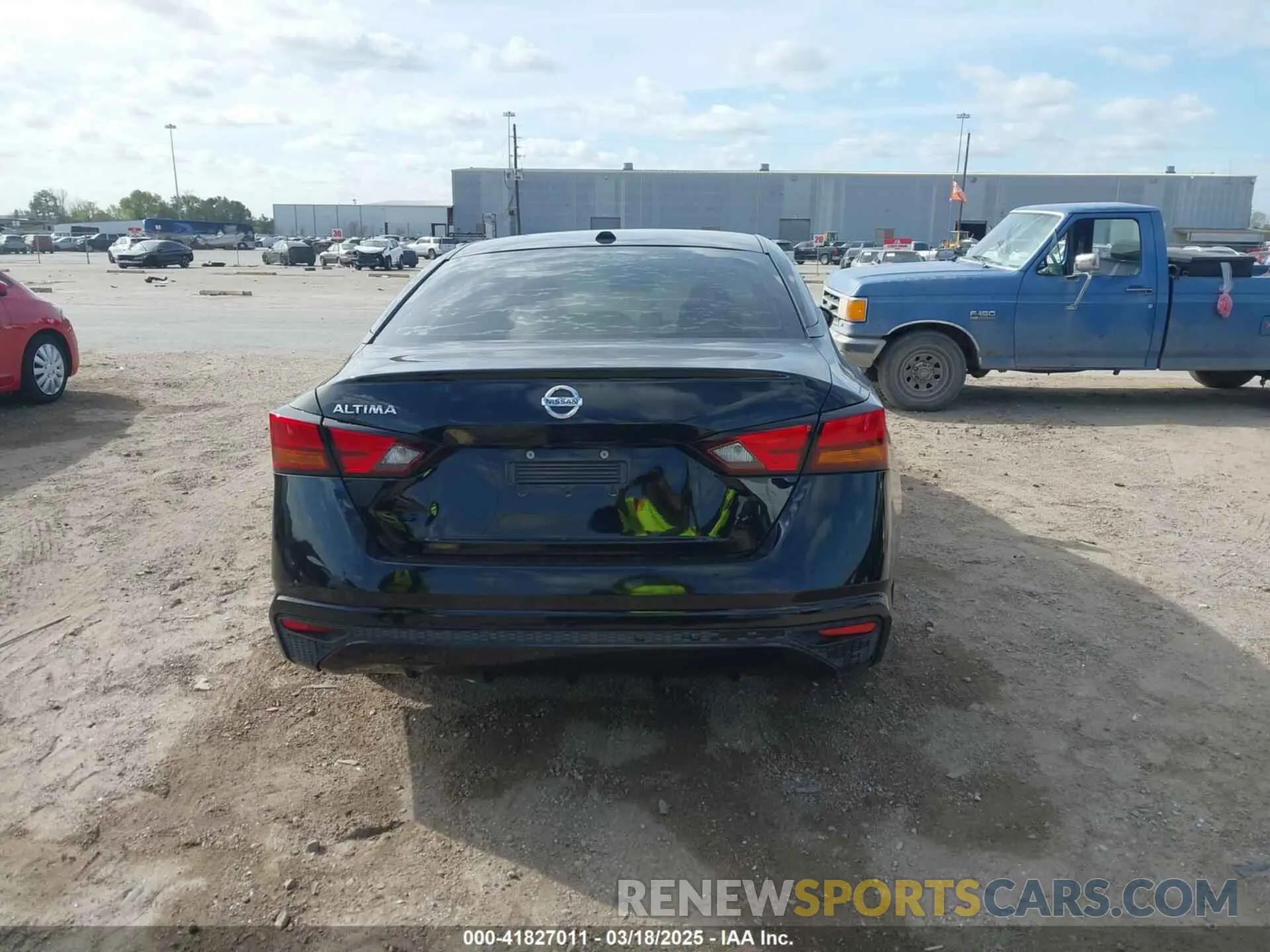 17 Photograph of a damaged car 1N4BL4BV8LC257318 NISSAN ALTIMA 2020