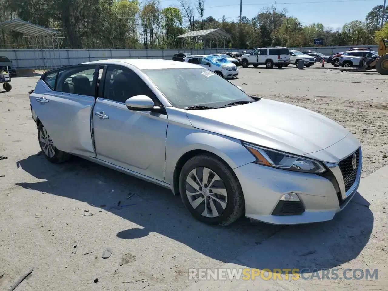 4 Photograph of a damaged car 1N4BL4BV8LC282395 NISSAN ALTIMA 2020