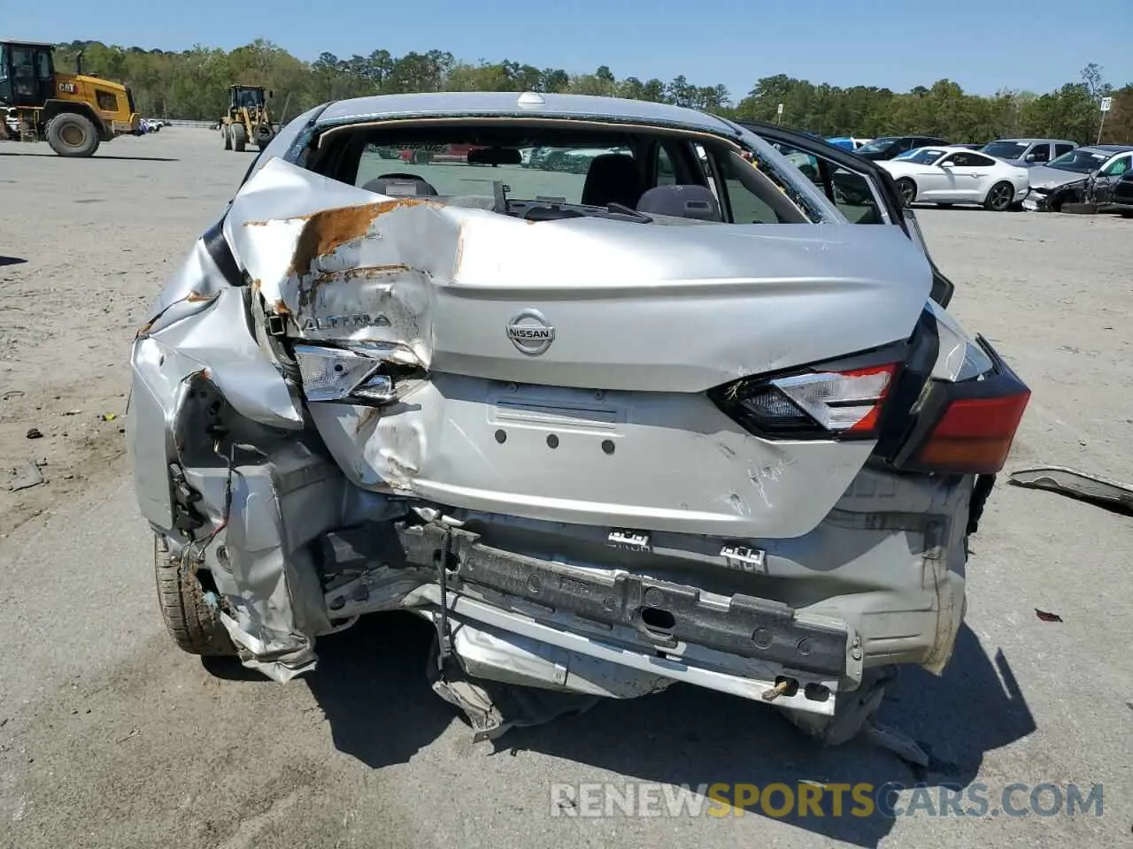6 Photograph of a damaged car 1N4BL4BV8LC282395 NISSAN ALTIMA 2020