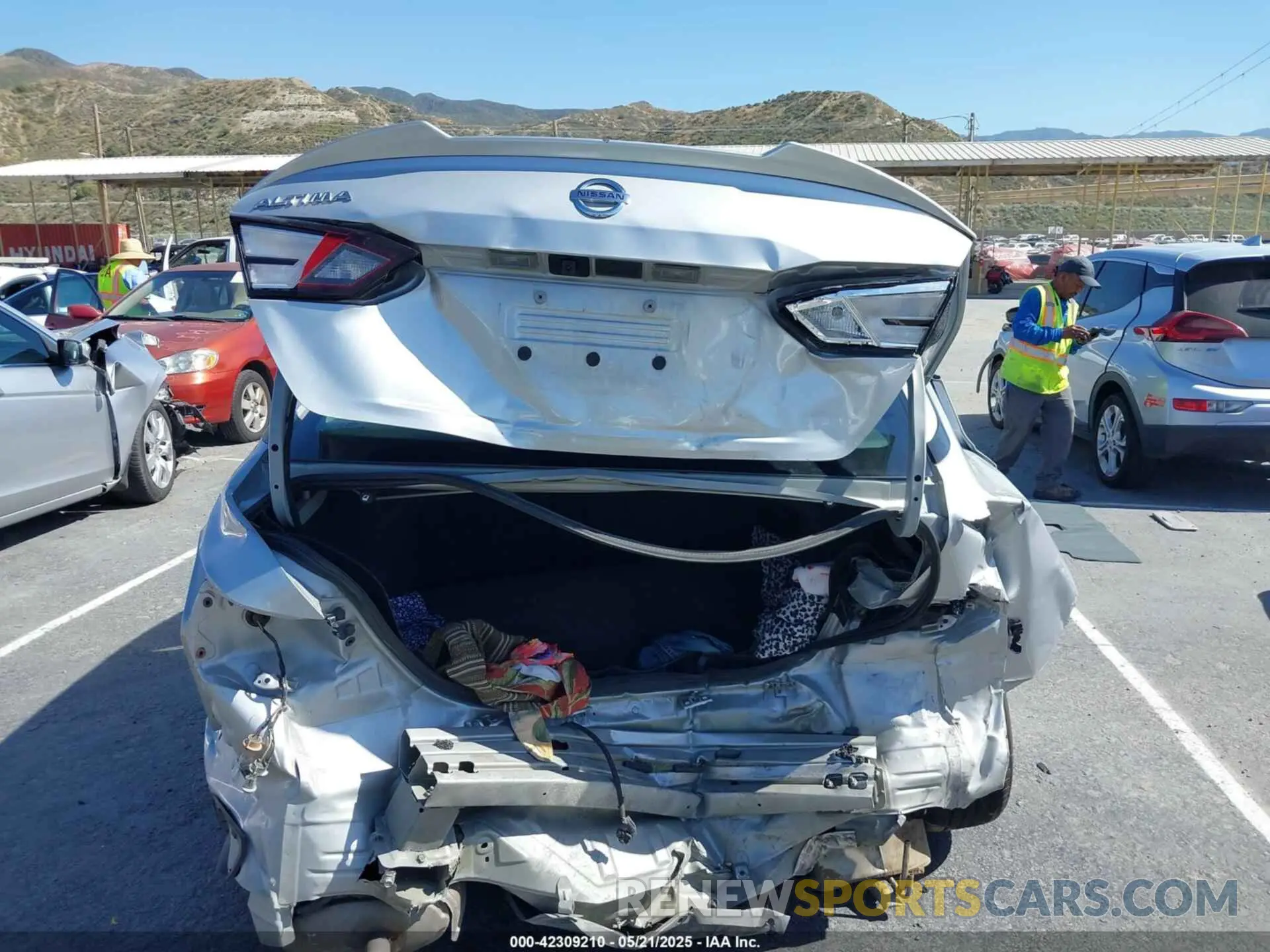 16 Photograph of a damaged car 1N4BL4BV9LC100798 NISSAN ALTIMA 2020
