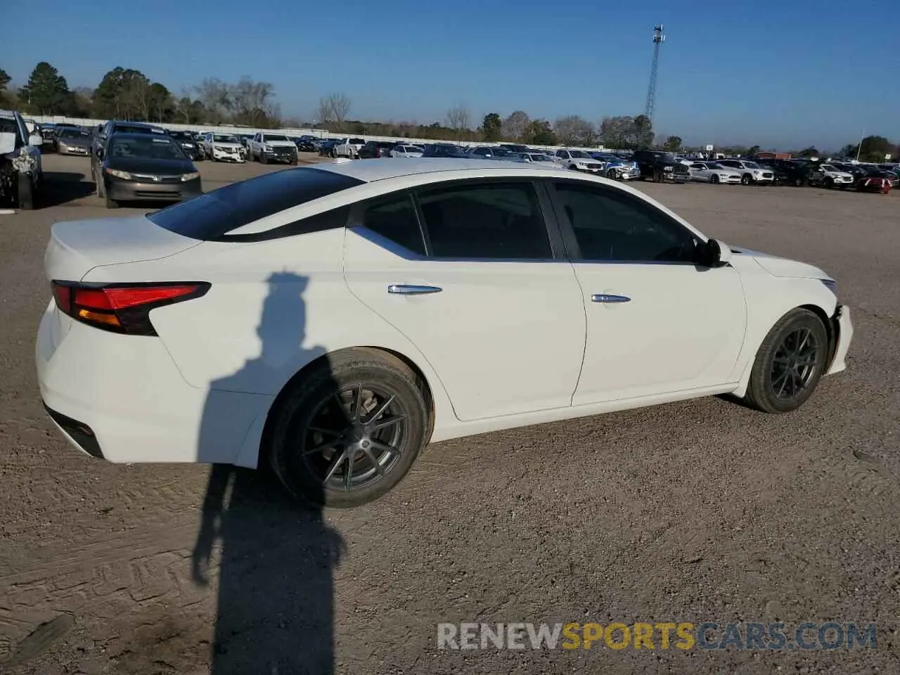 3 Photograph of a damaged car 1N4BL4BV9LC167885 NISSAN ALTIMA 2020