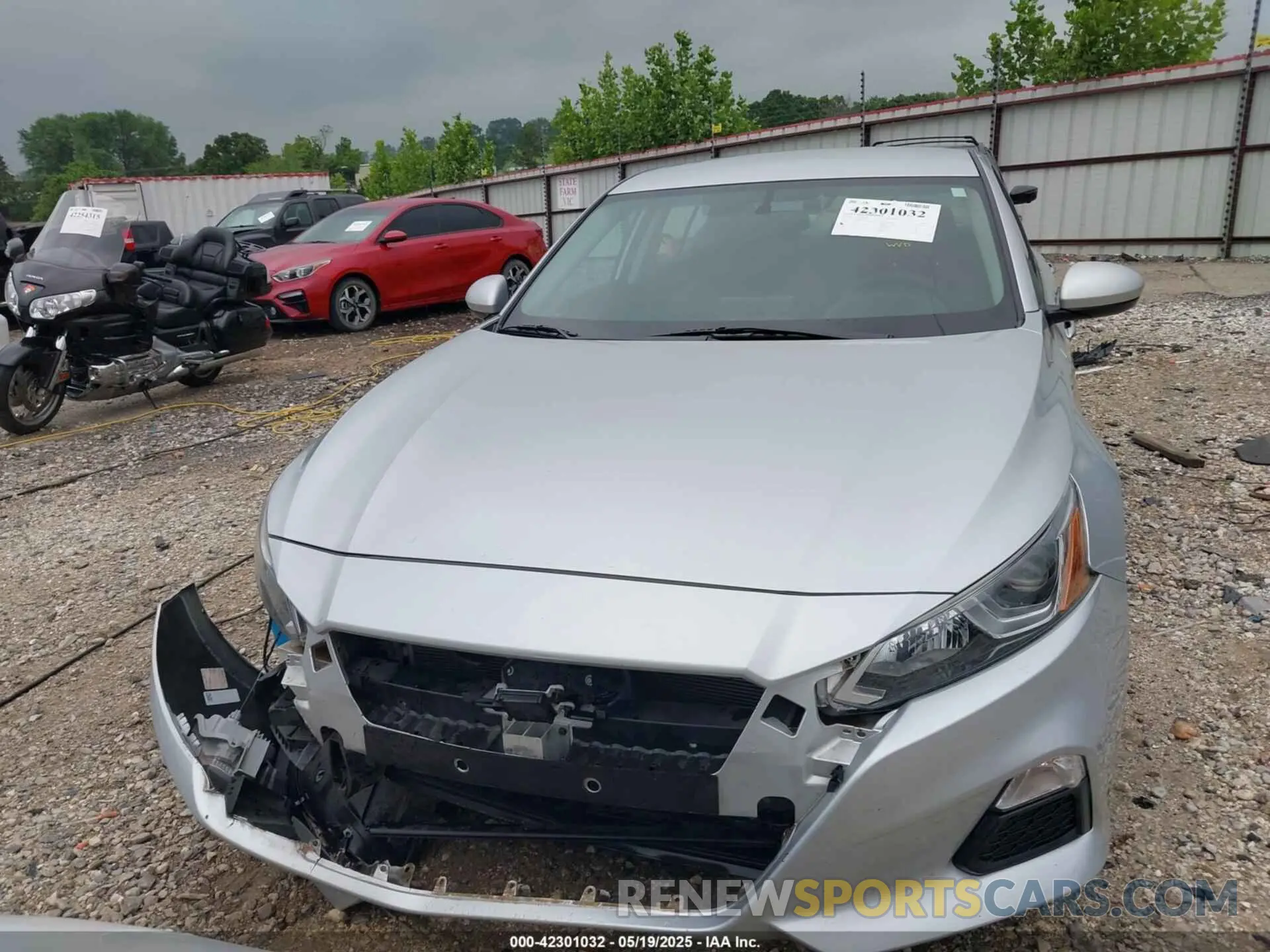 12 Photograph of a damaged car 1N4BL4BV9LC231052 NISSAN ALTIMA 2020