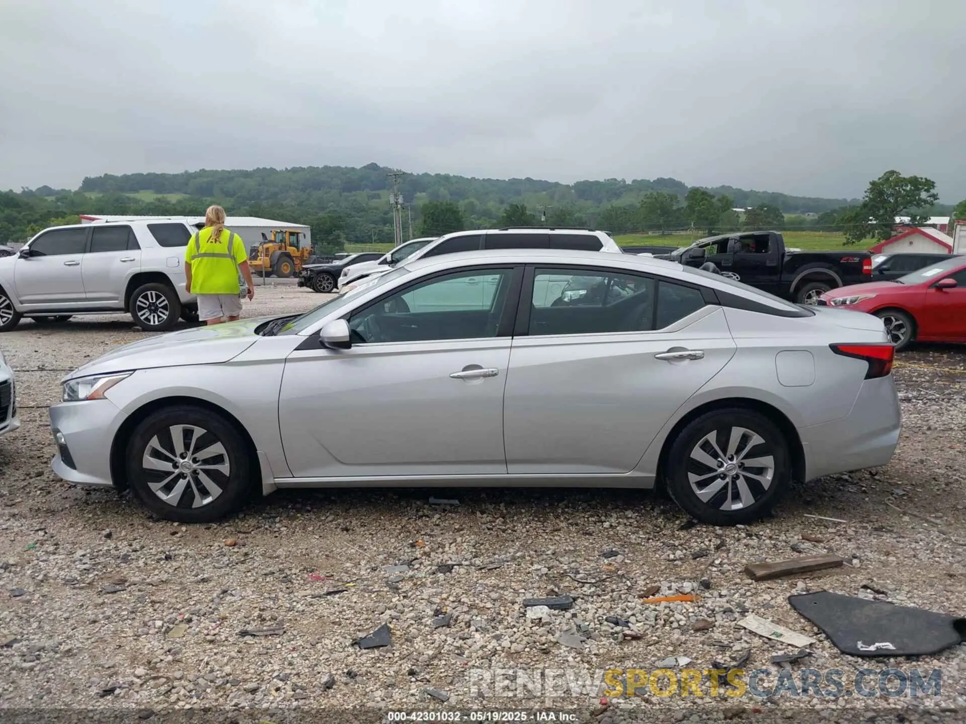 14 Photograph of a damaged car 1N4BL4BV9LC231052 NISSAN ALTIMA 2020