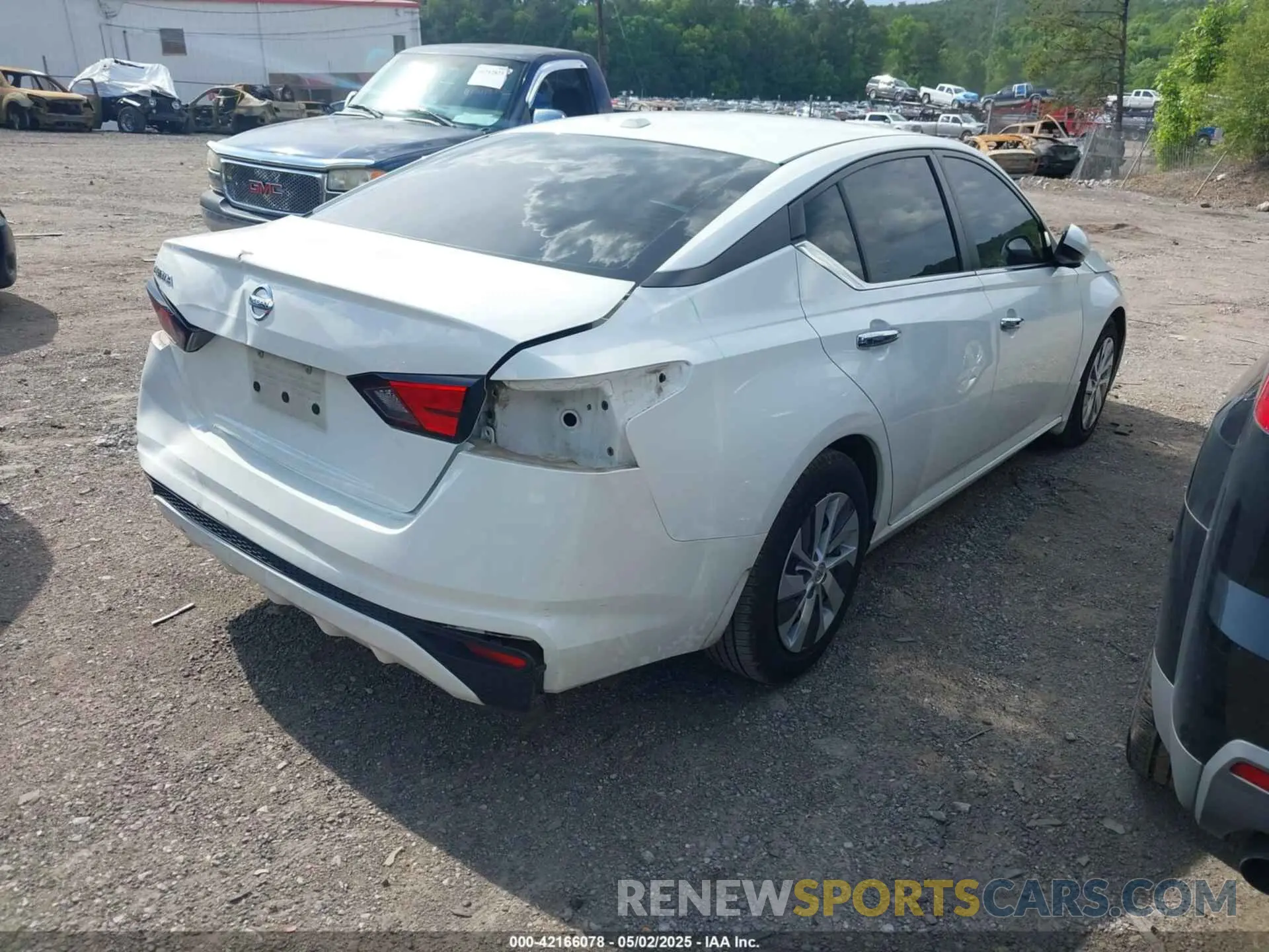 4 Photograph of a damaged car 1N4BL4BV9LC276721 NISSAN ALTIMA 2020