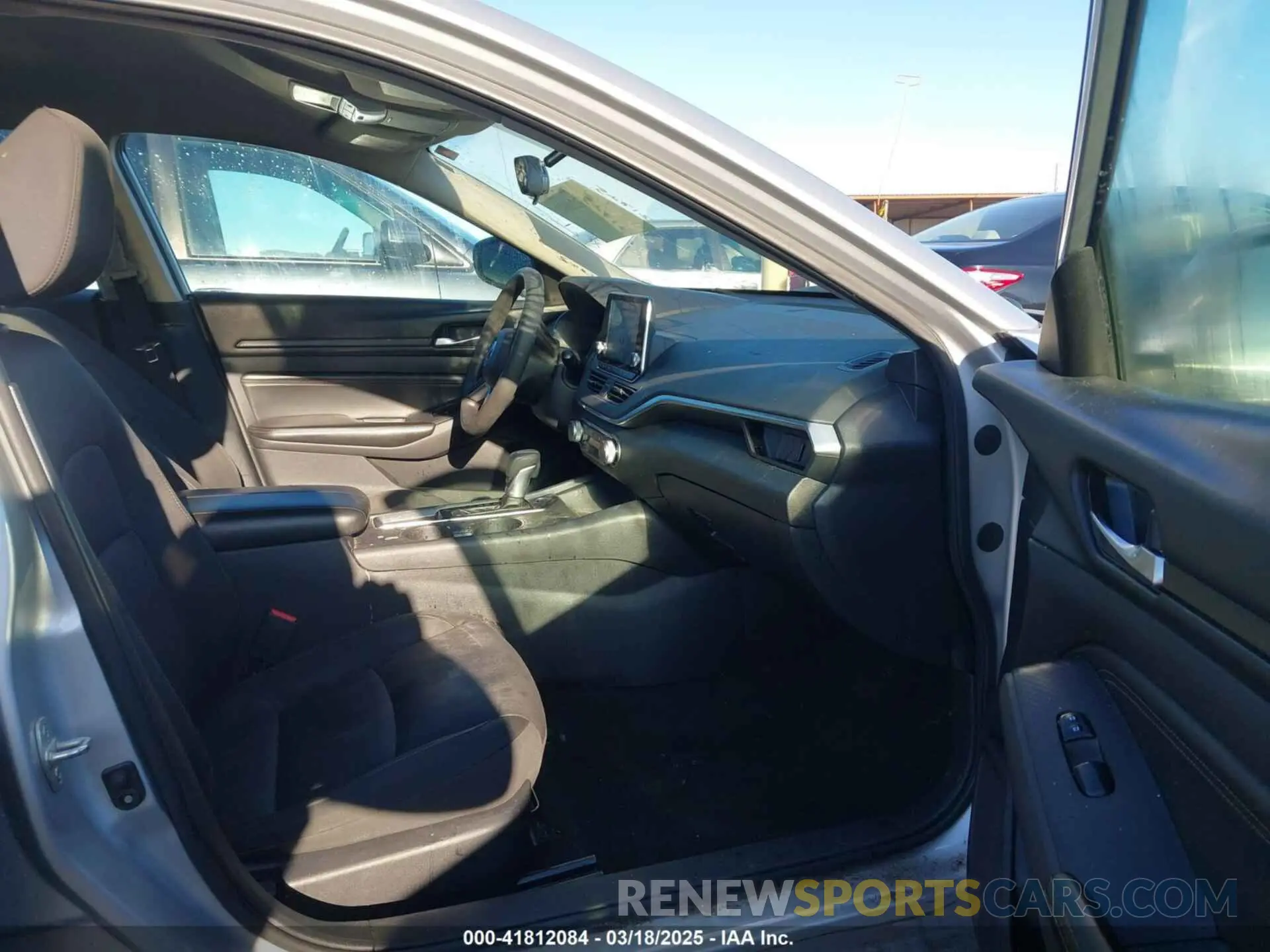 5 Photograph of a damaged car 1N4BL4BVXLC134054 NISSAN ALTIMA 2020