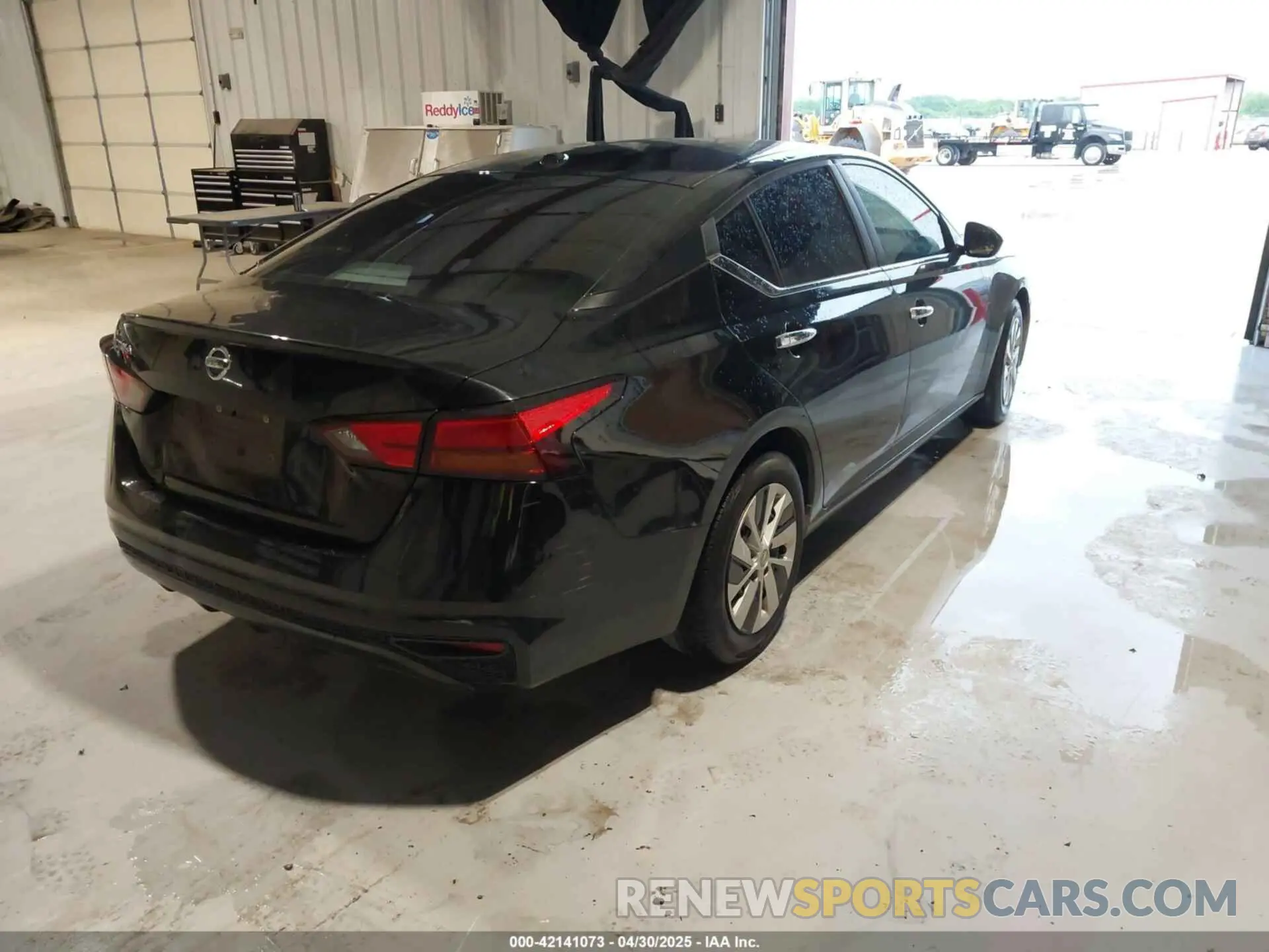 4 Photograph of a damaged car 1N4BL4BVXLC135009 NISSAN ALTIMA 2020