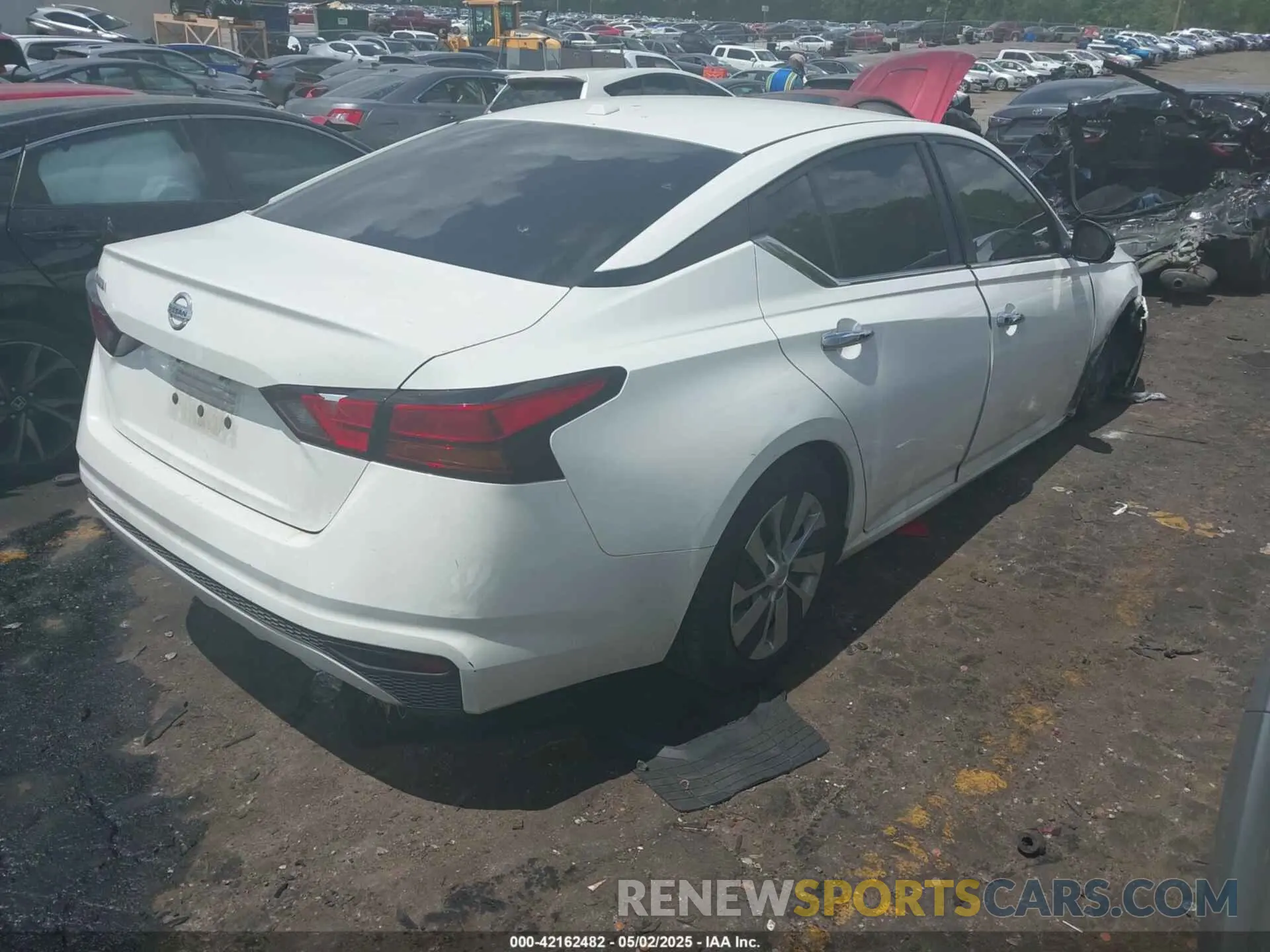 4 Photograph of a damaged car 1N4BL4BVXLC184212 NISSAN ALTIMA 2020