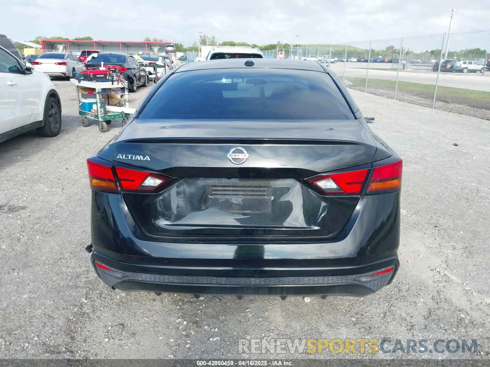 17 Photograph of a damaged car 1N4BL4BVXLC190270 NISSAN ALTIMA 2020