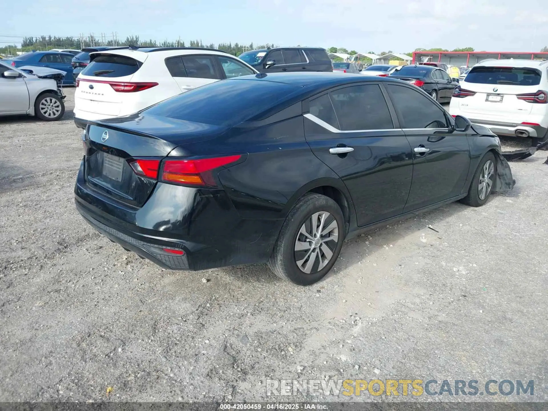 4 Photograph of a damaged car 1N4BL4BVXLC190270 NISSAN ALTIMA 2020