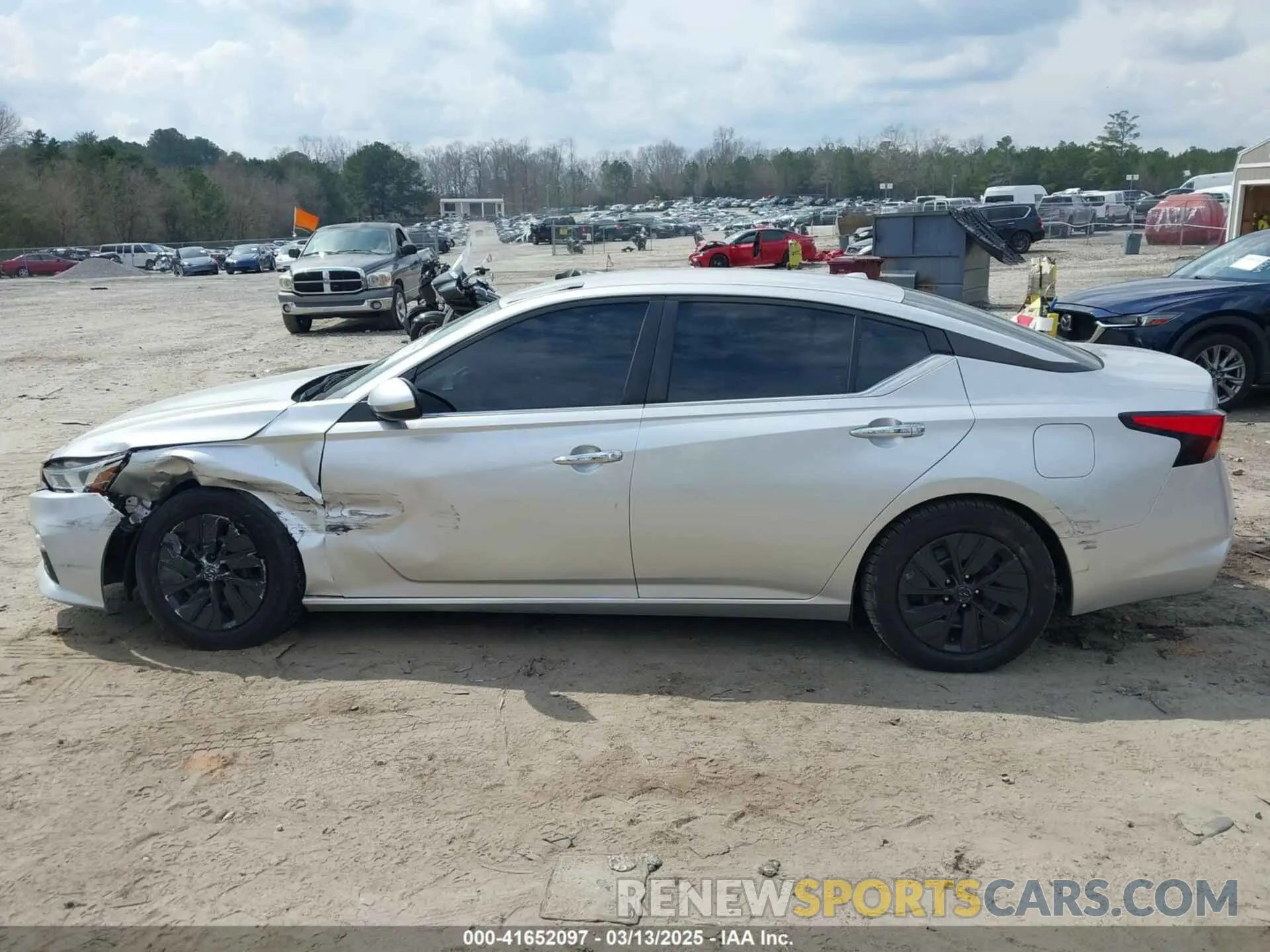 14 Photograph of a damaged car 1N4BL4BVXLC208122 NISSAN ALTIMA 2020