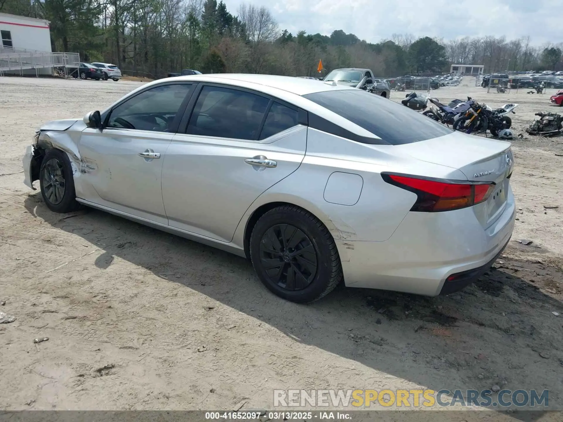 3 Photograph of a damaged car 1N4BL4BVXLC208122 NISSAN ALTIMA 2020