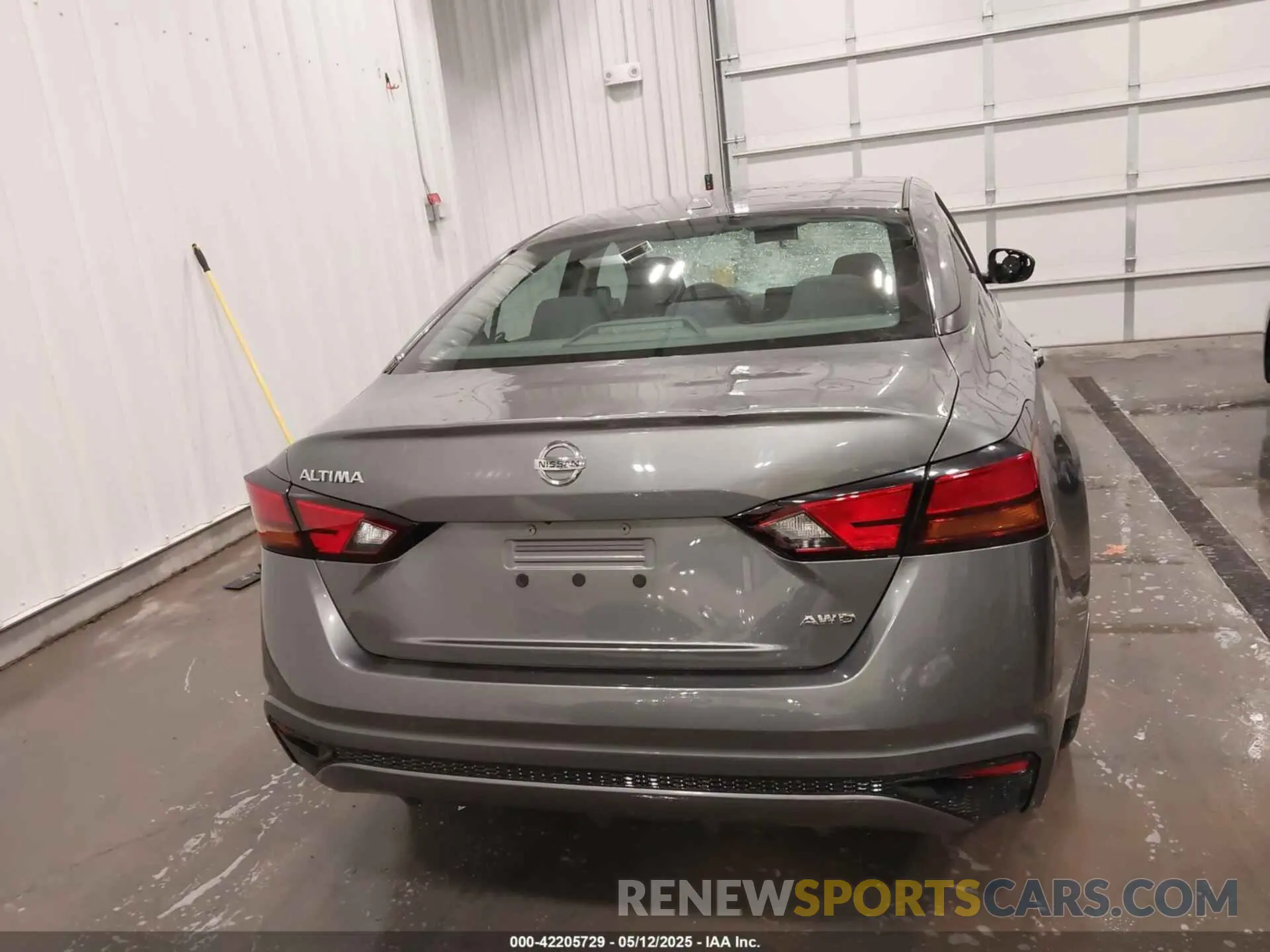 16 Photograph of a damaged car 1N4BL4BW1LC229711 NISSAN ALTIMA 2020