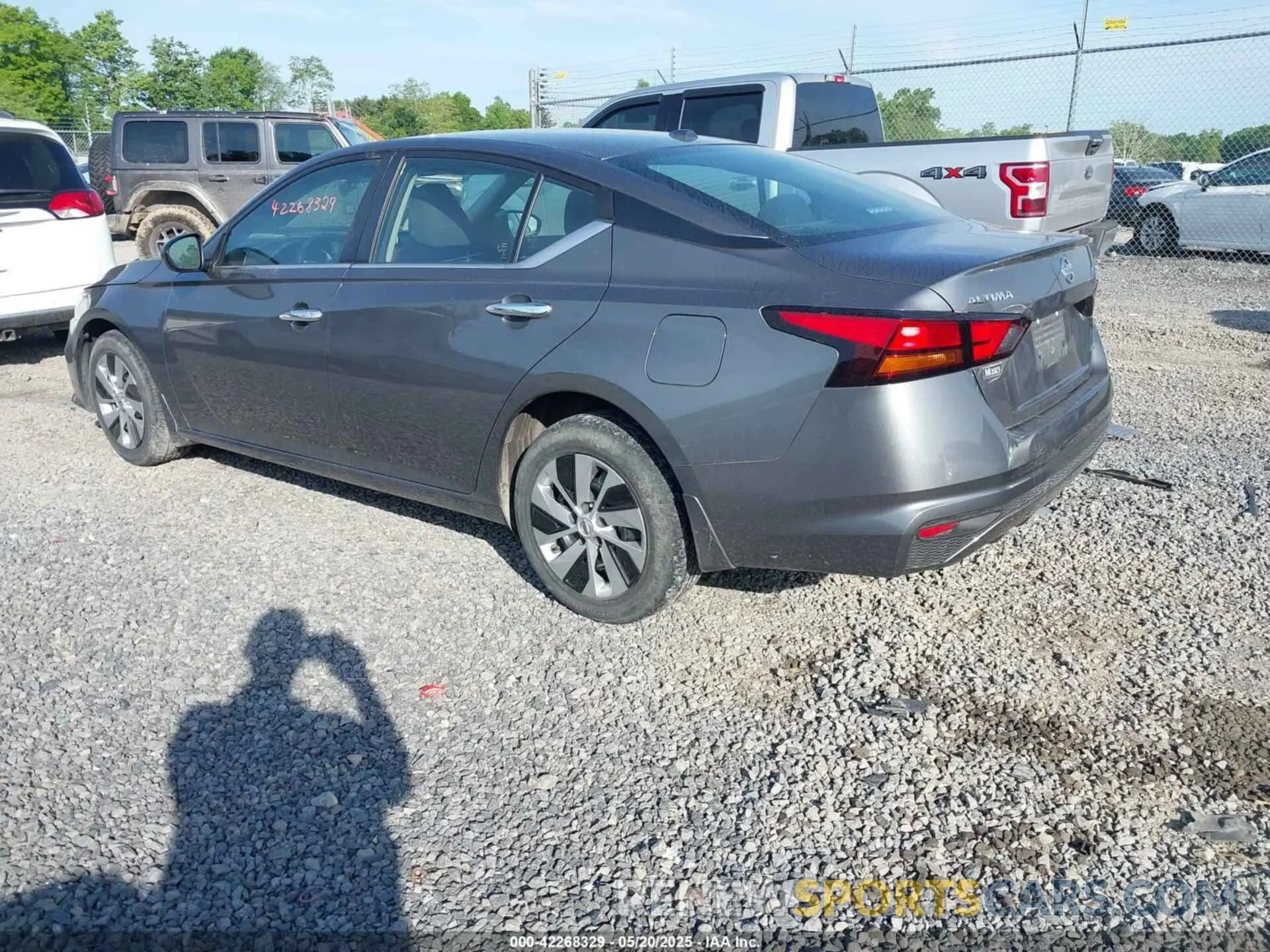 3 Photograph of a damaged car 1N4BL4BW5LC276417 NISSAN ALTIMA 2020