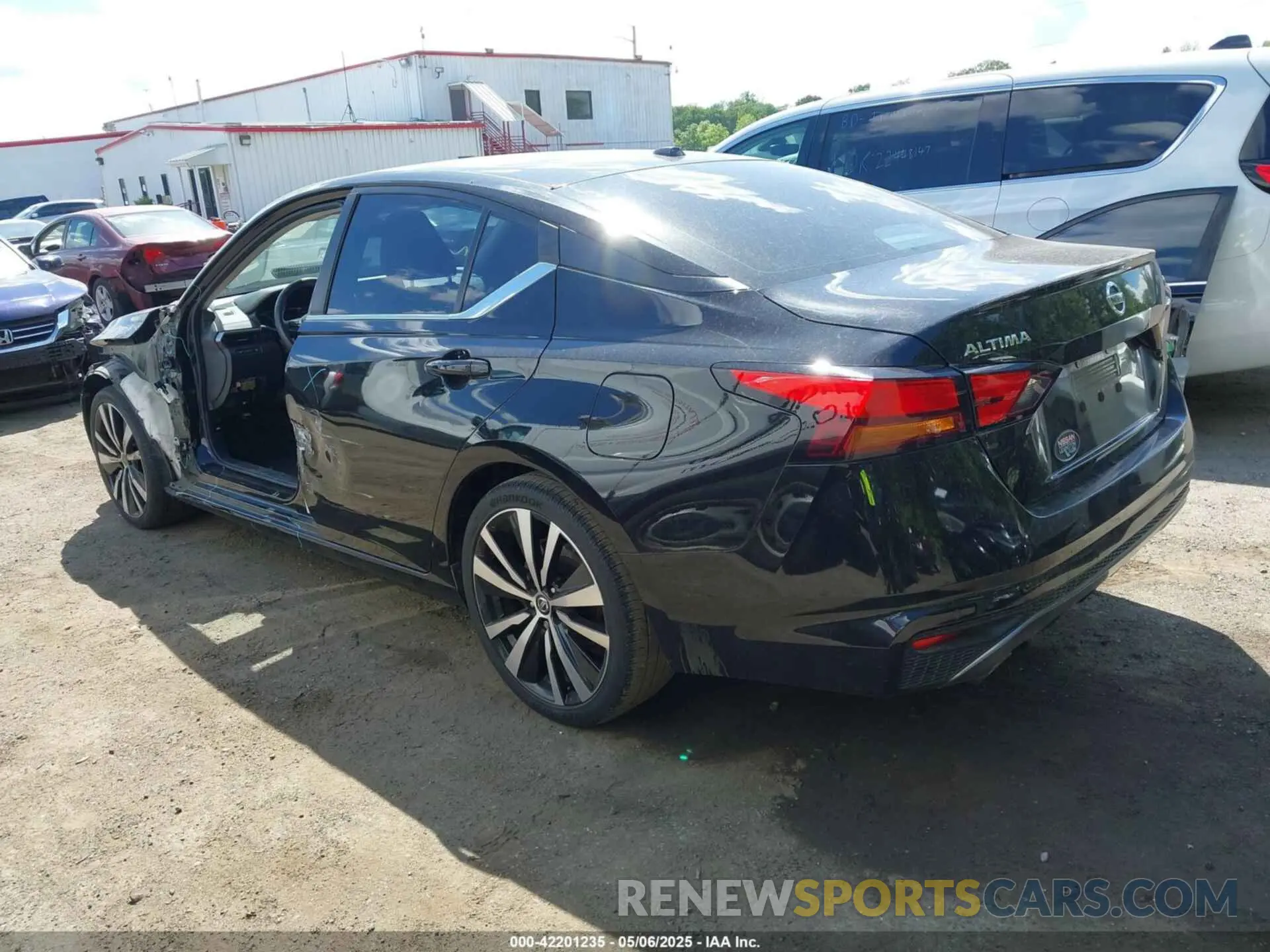 3 Photograph of a damaged car 1N4BL4CV0LC252810 NISSAN ALTIMA 2020
