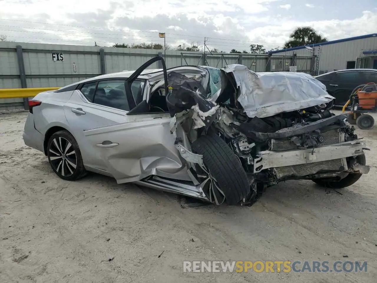 4 Photograph of a damaged car 1N4BL4CV0LC255402 NISSAN ALTIMA 2020