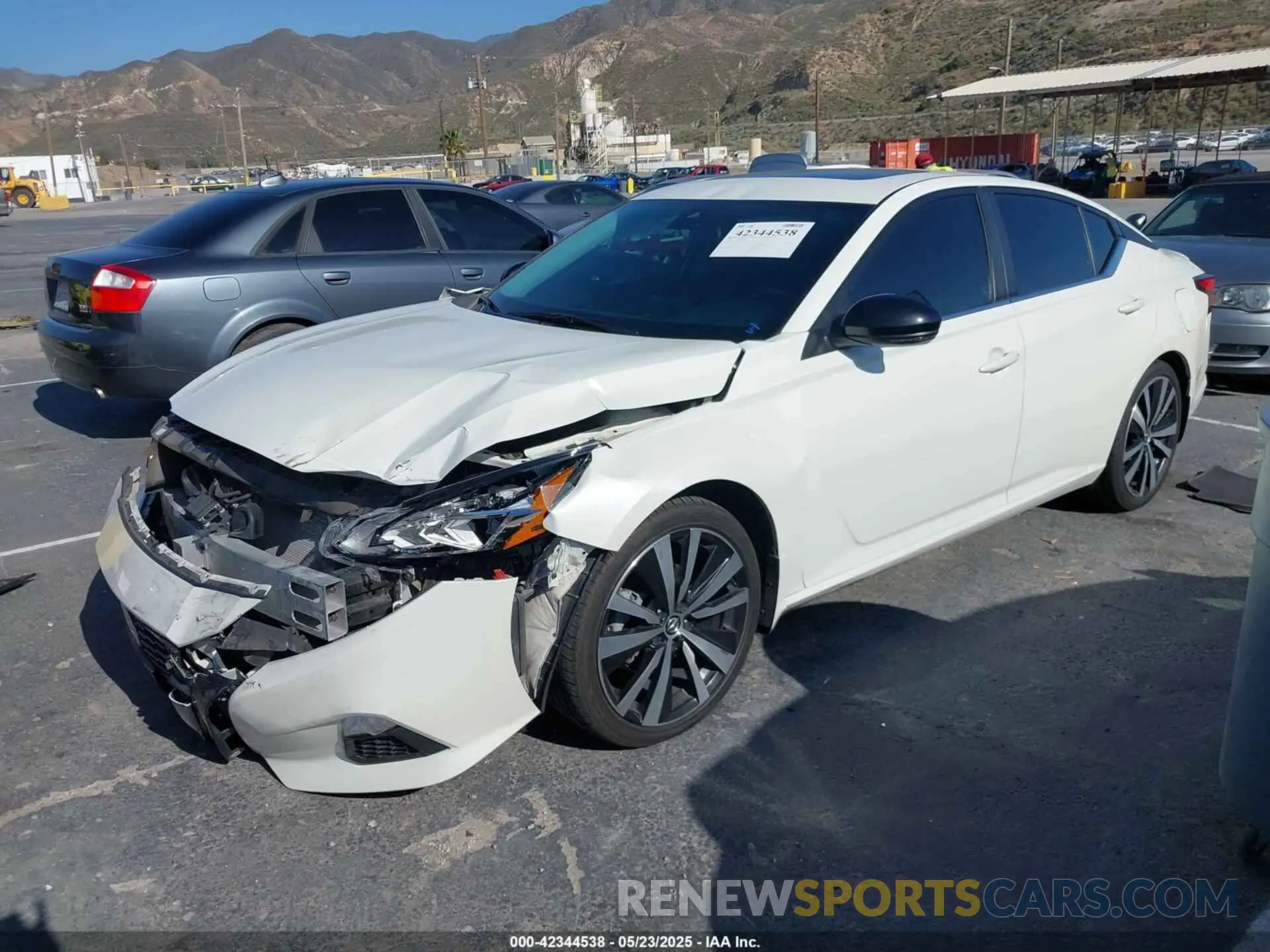 2 Photograph of a damaged car 1N4BL4CV0LN319944 NISSAN ALTIMA 2020