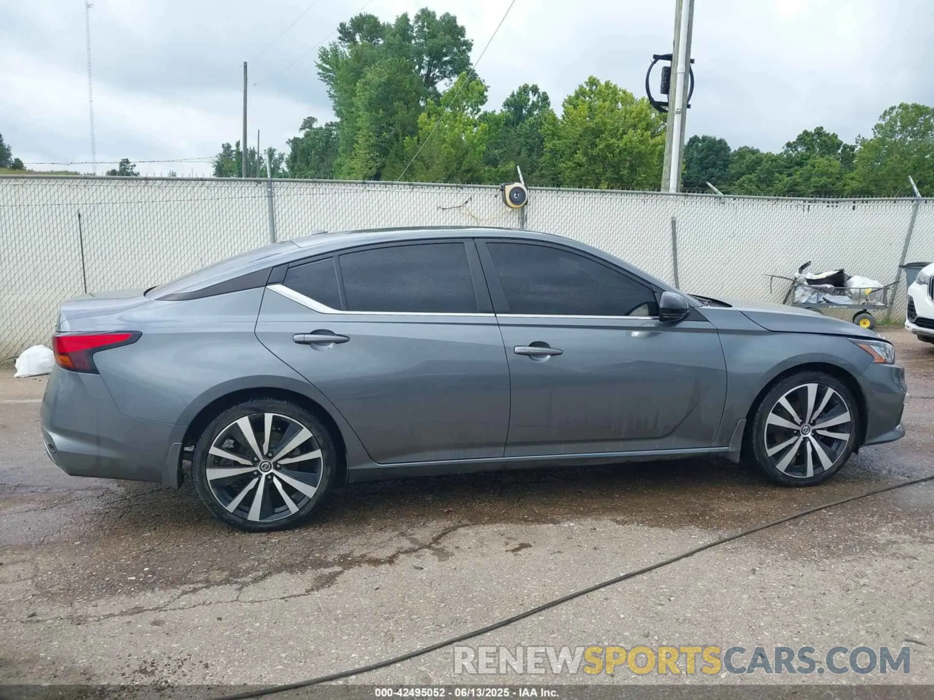 13 Photograph of a damaged car 1N4BL4CV0LN320723 NISSAN ALTIMA 2020