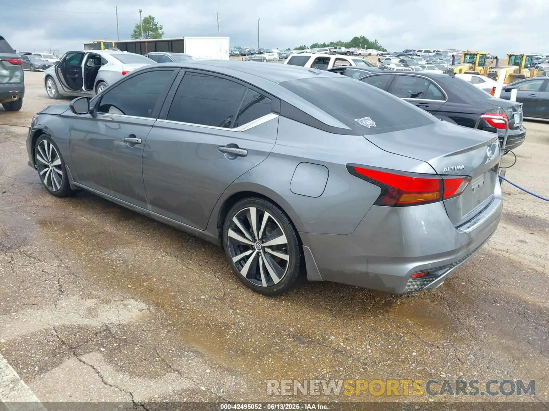 3 Photograph of a damaged car 1N4BL4CV0LN320723 NISSAN ALTIMA 2020
