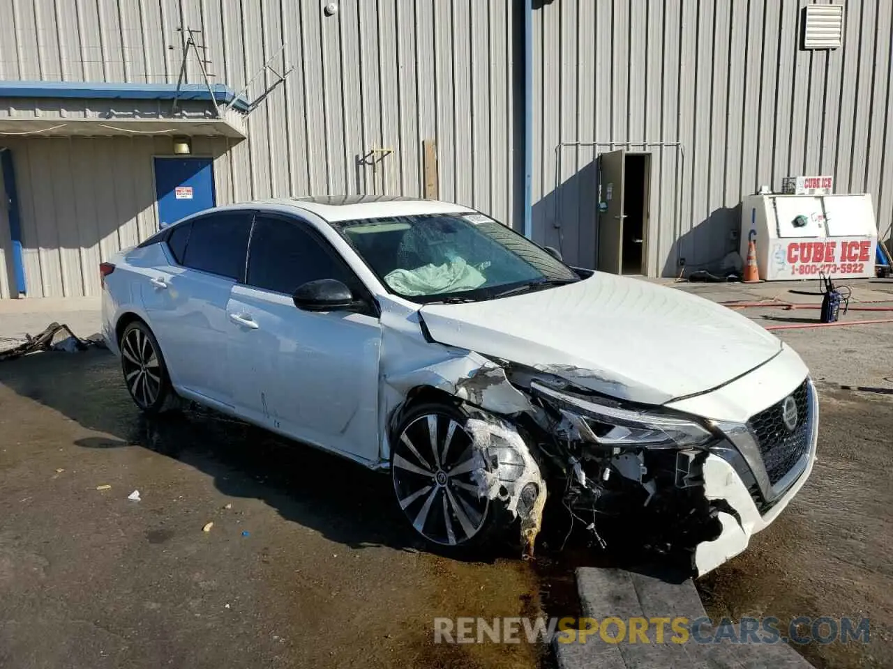 4 Photograph of a damaged car 1N4BL4CV1LN312887 NISSAN ALTIMA 2020