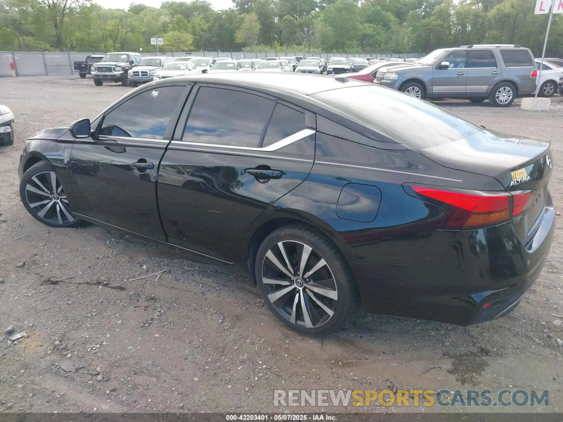 3 Photograph of a damaged car 1N4BL4CV2LC128246 NISSAN ALTIMA 2020