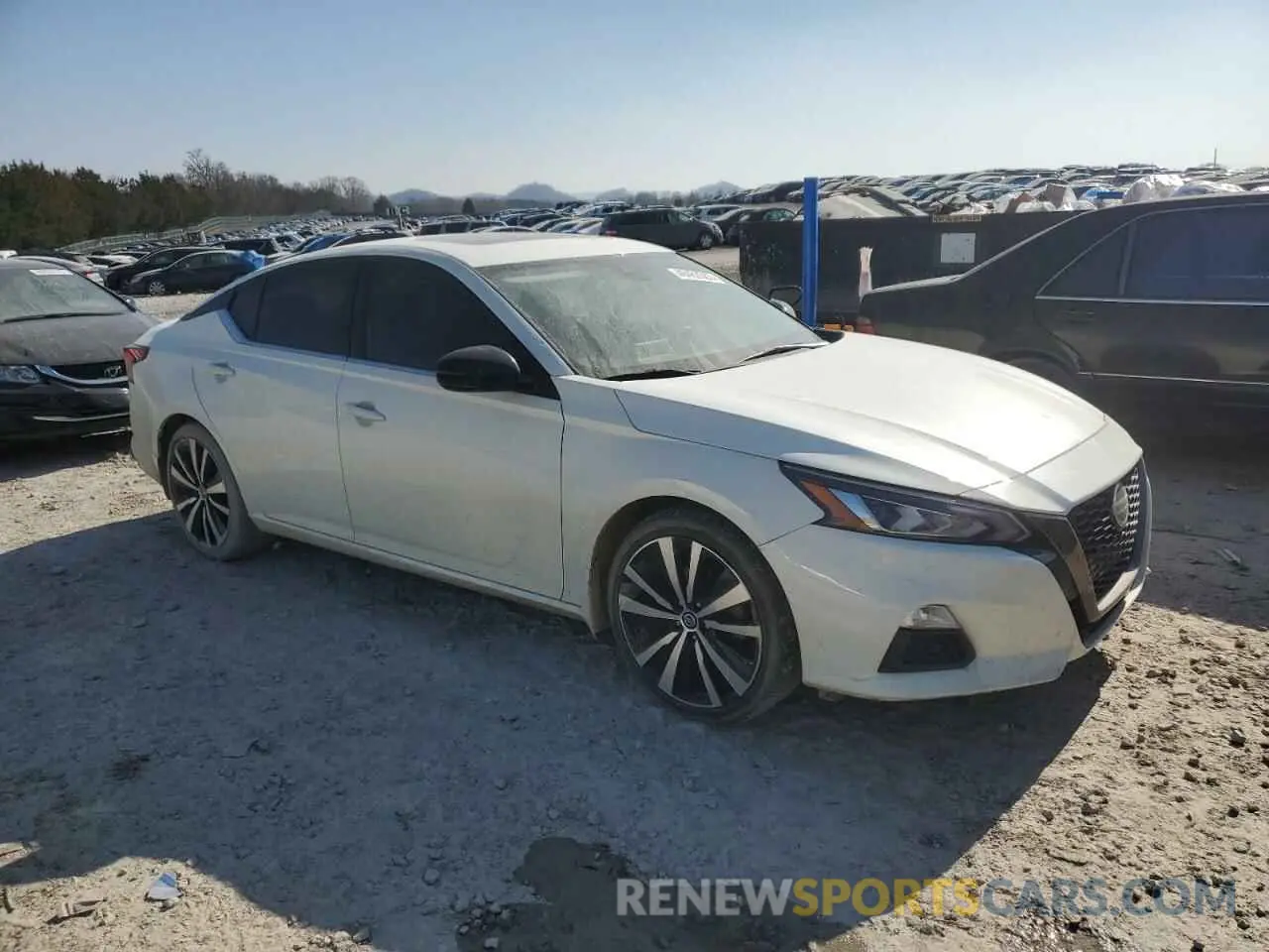 4 Photograph of a damaged car 1N4BL4CV2LC248774 NISSAN ALTIMA 2020