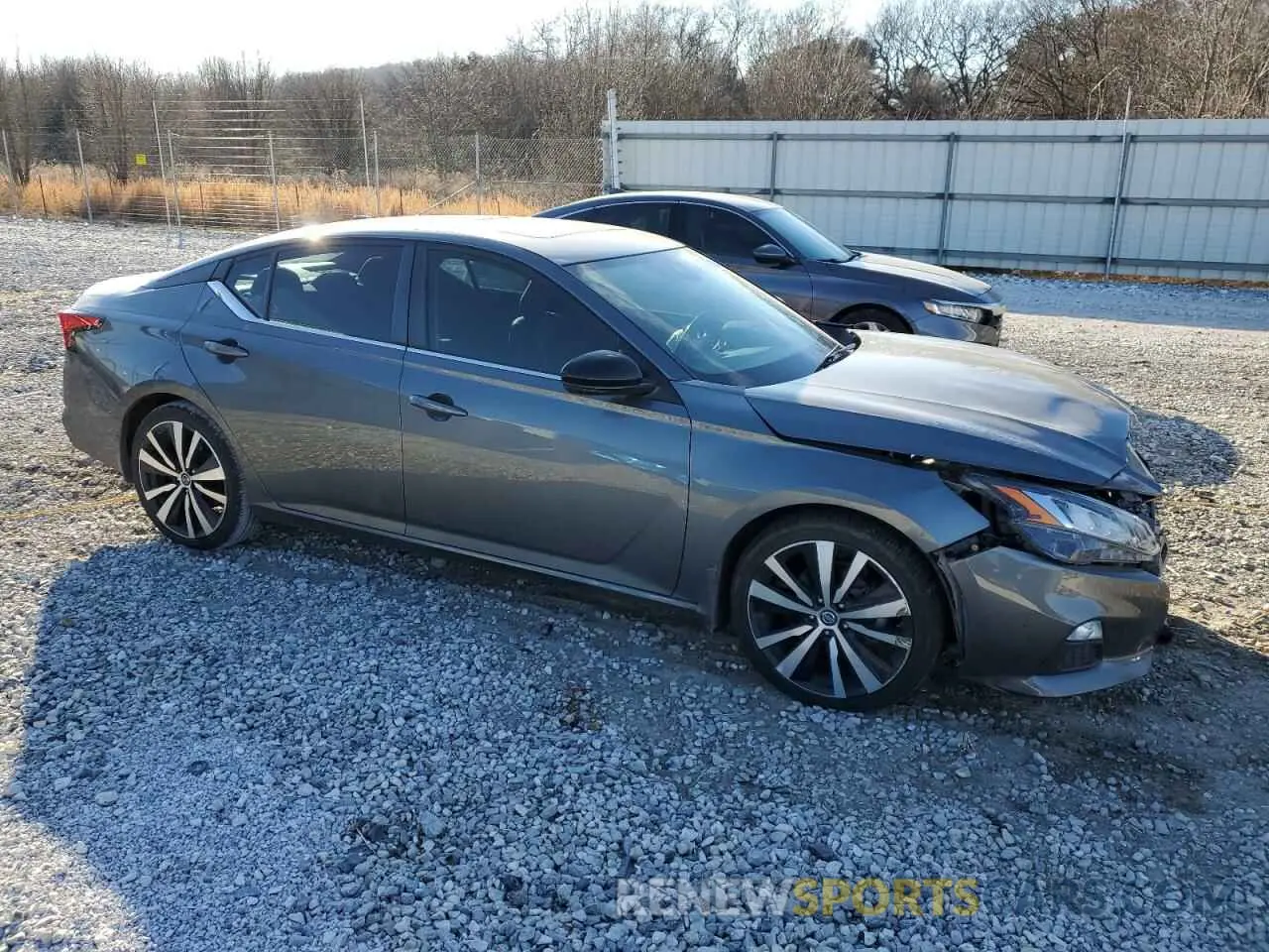 4 Photograph of a damaged car 1N4BL4CV3LN305813 NISSAN ALTIMA 2020