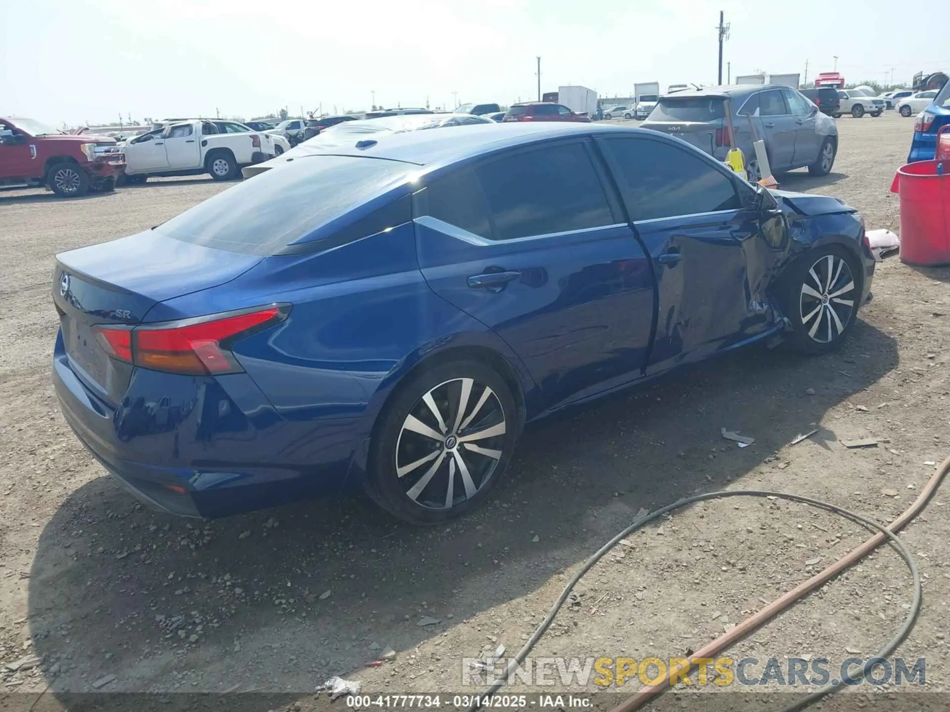 4 Photograph of a damaged car 1N4BL4CV4LC165329 NISSAN ALTIMA 2020