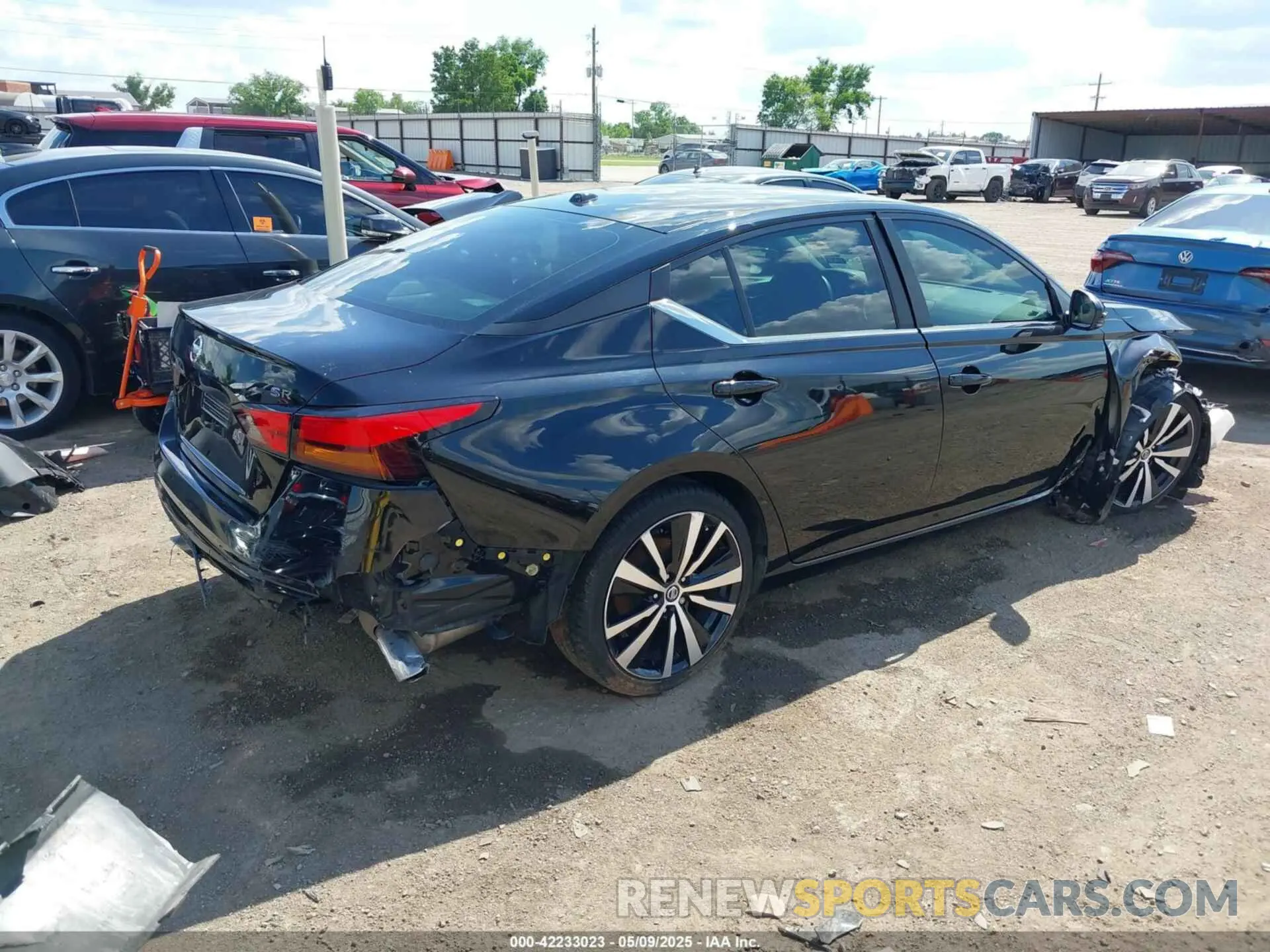 4 Photograph of a damaged car 1N4BL4CV4LC250722 NISSAN ALTIMA 2020