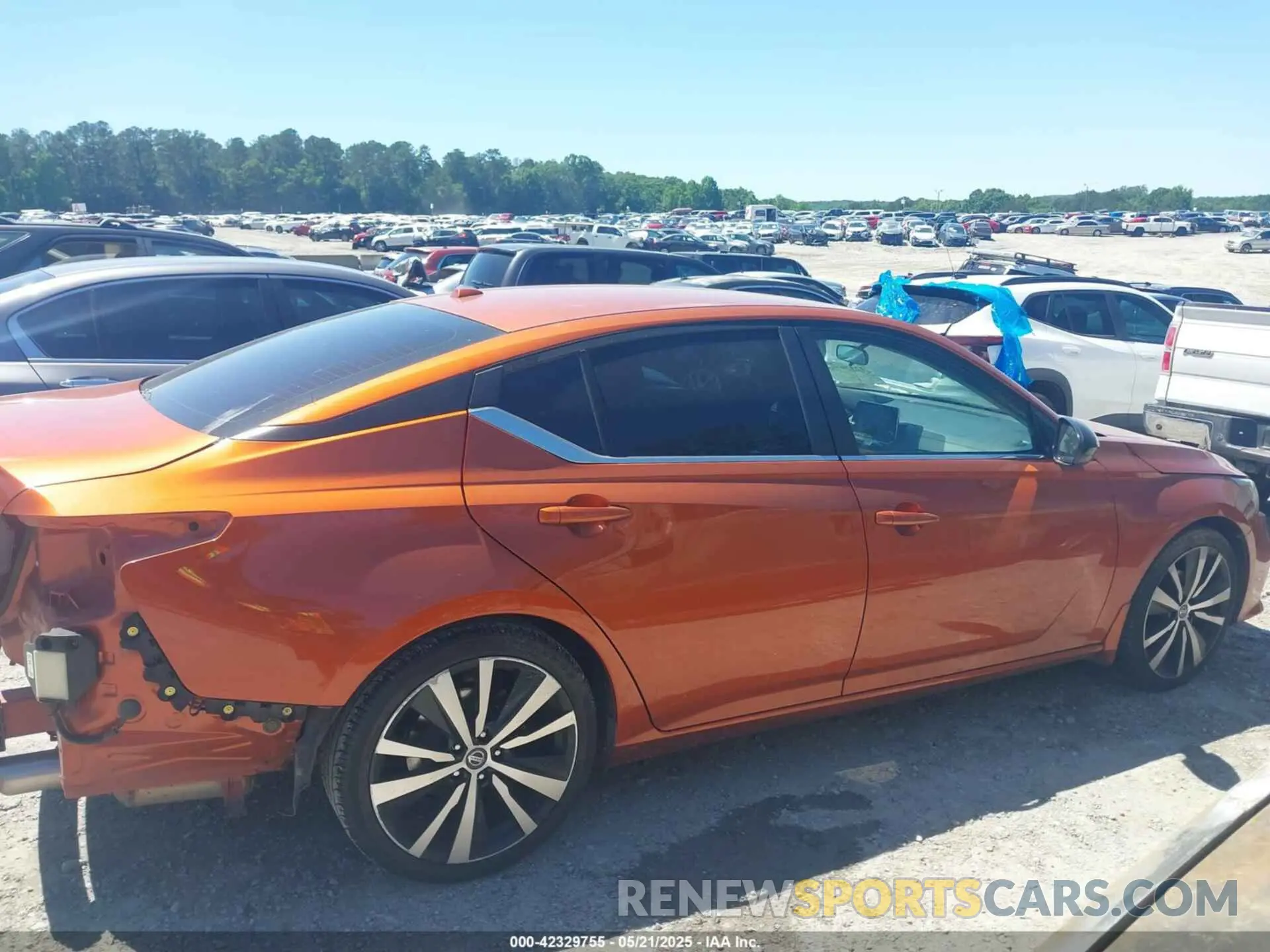 13 Photograph of a damaged car 1N4BL4CV5LC123106 NISSAN ALTIMA 2020