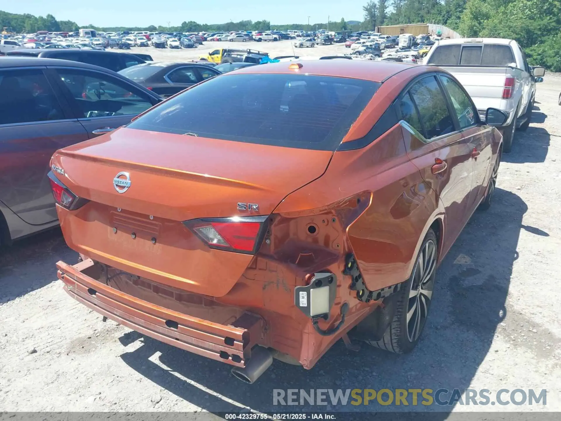 4 Photograph of a damaged car 1N4BL4CV5LC123106 NISSAN ALTIMA 2020