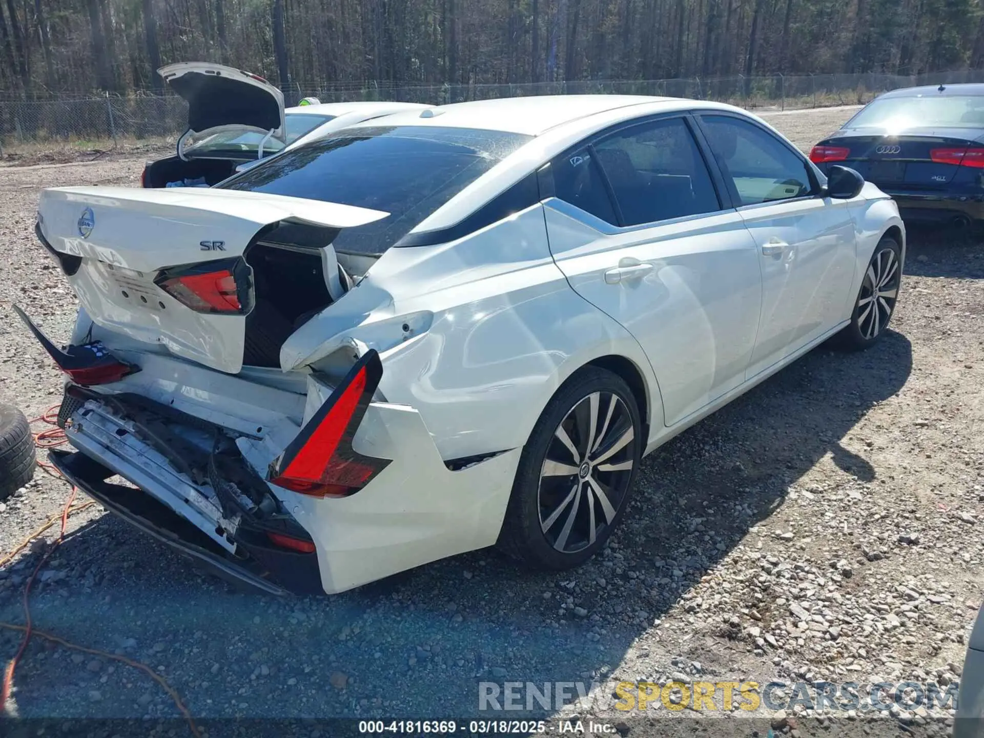 4 Photograph of a damaged car 1N4BL4CV5LC194371 NISSAN ALTIMA 2020