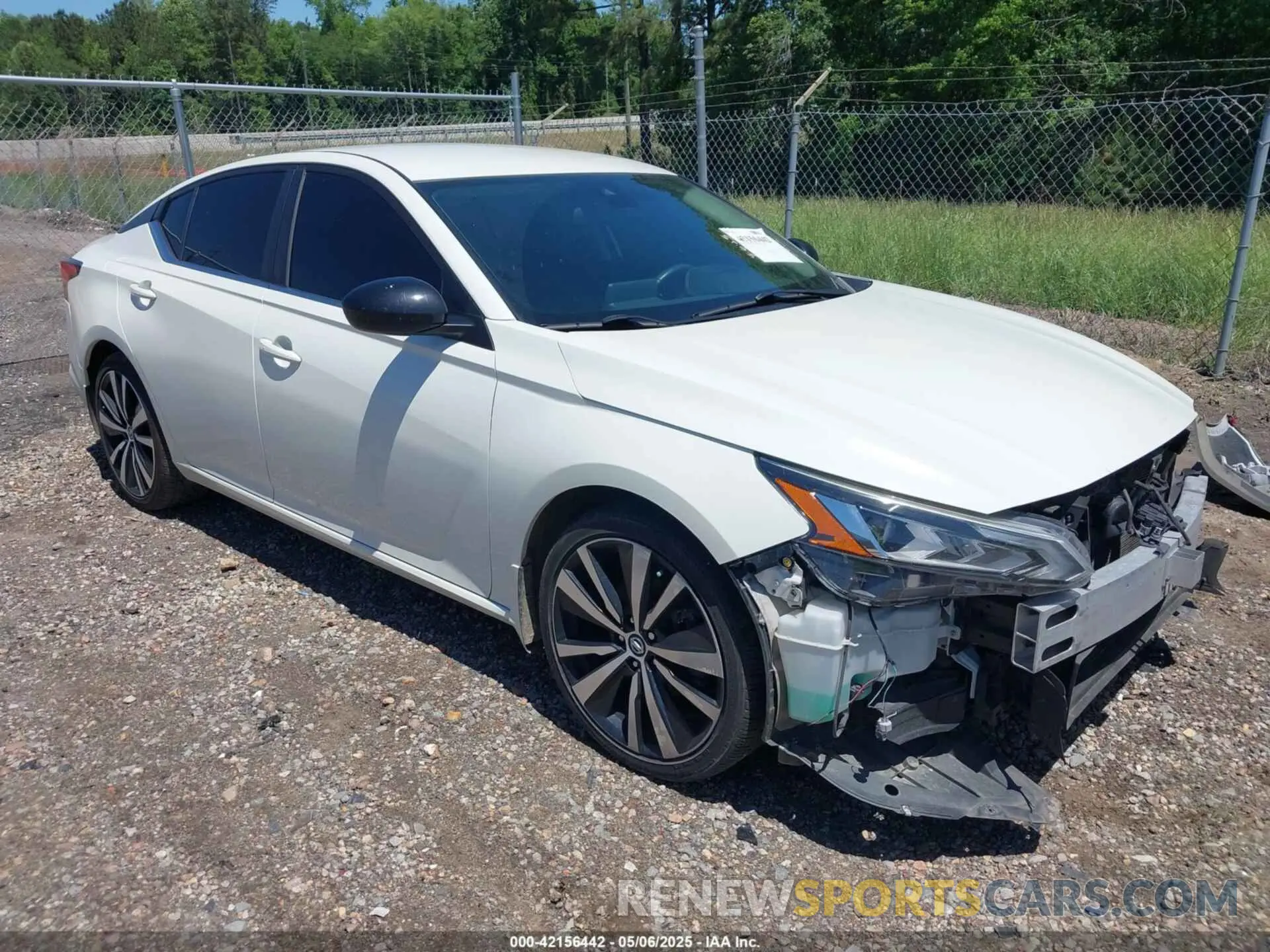 1 Photograph of a damaged car 1N4BL4CV5LC256447 NISSAN ALTIMA 2020
