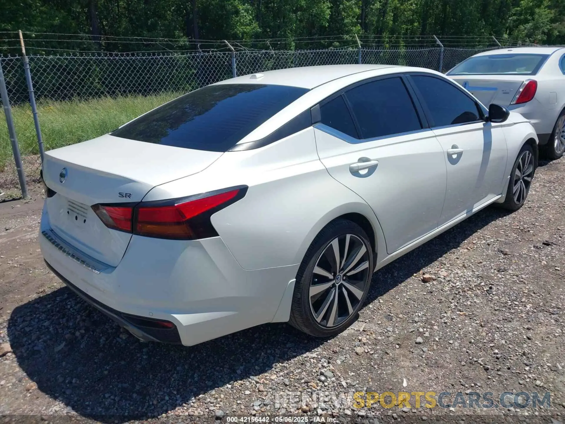4 Photograph of a damaged car 1N4BL4CV5LC256447 NISSAN ALTIMA 2020