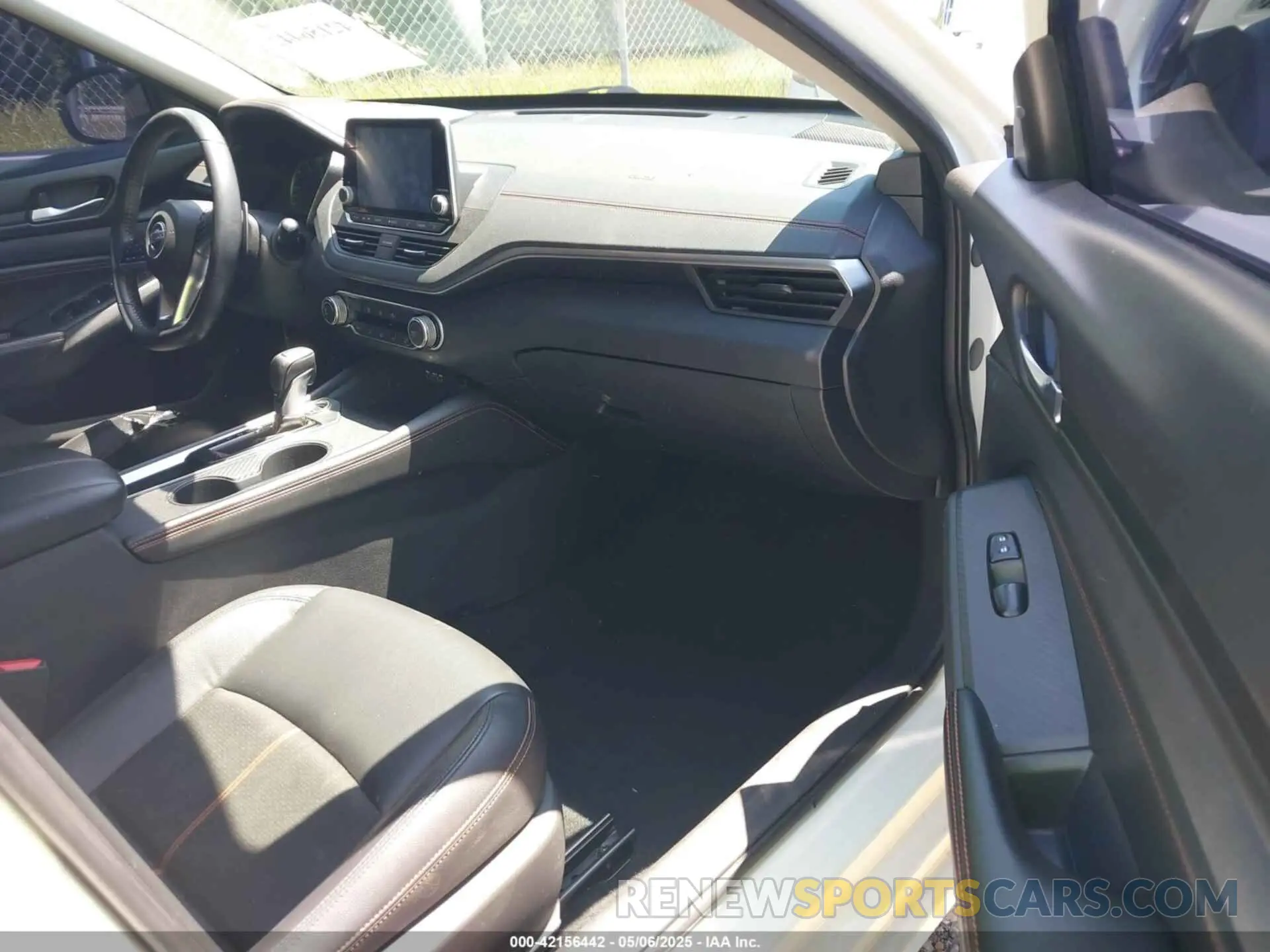 5 Photograph of a damaged car 1N4BL4CV5LC256447 NISSAN ALTIMA 2020
